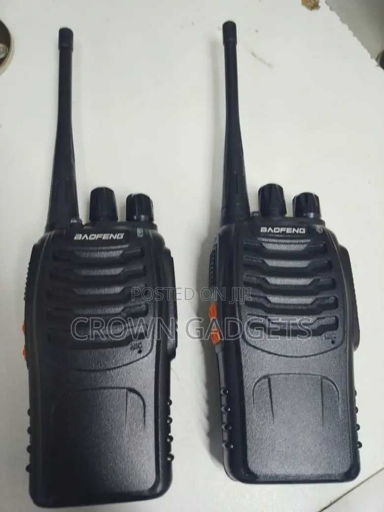 Baofeng Bf-888s Long Range Walkie Talkie Pair With Charger