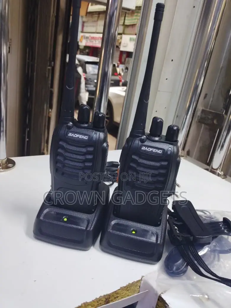 Baofeng Bf-888s Long Range Walkie Talkie Pair With Charger