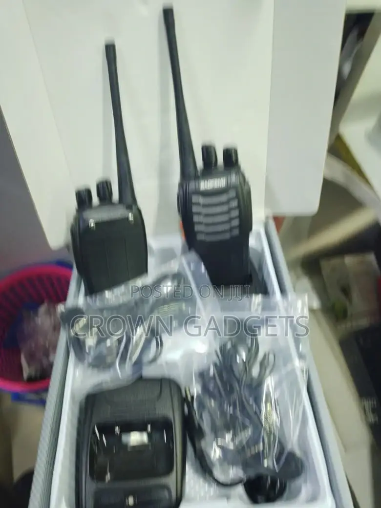 Baofeng Bf-888s Professional Two-Way Radio With Earpieces