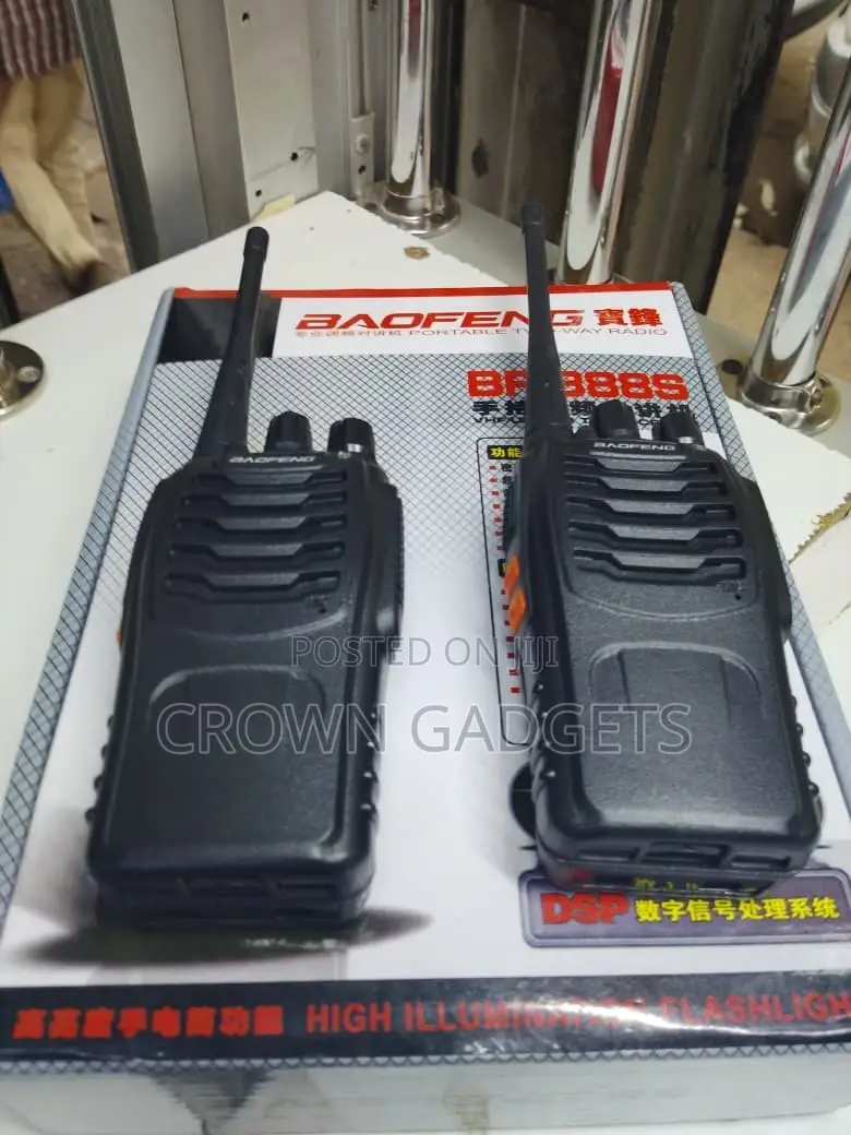 Baofeng Bf-888s Professional Two-Way Radio With Earpieces