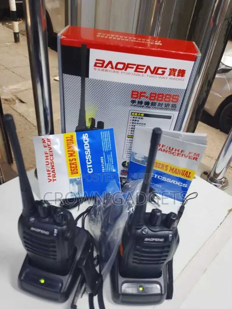 Baofeng Bf-888s Professional Two-Way Radio With Earpieces