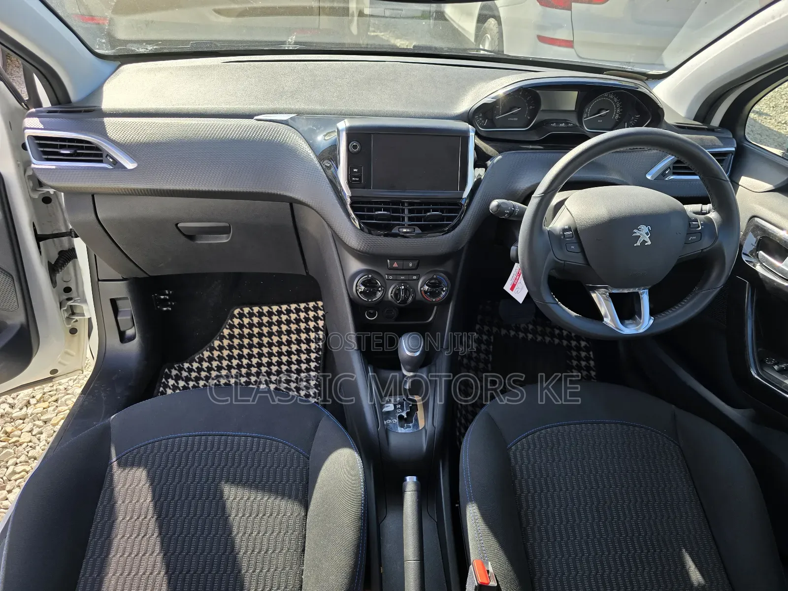 Peugeot 208 2019 White