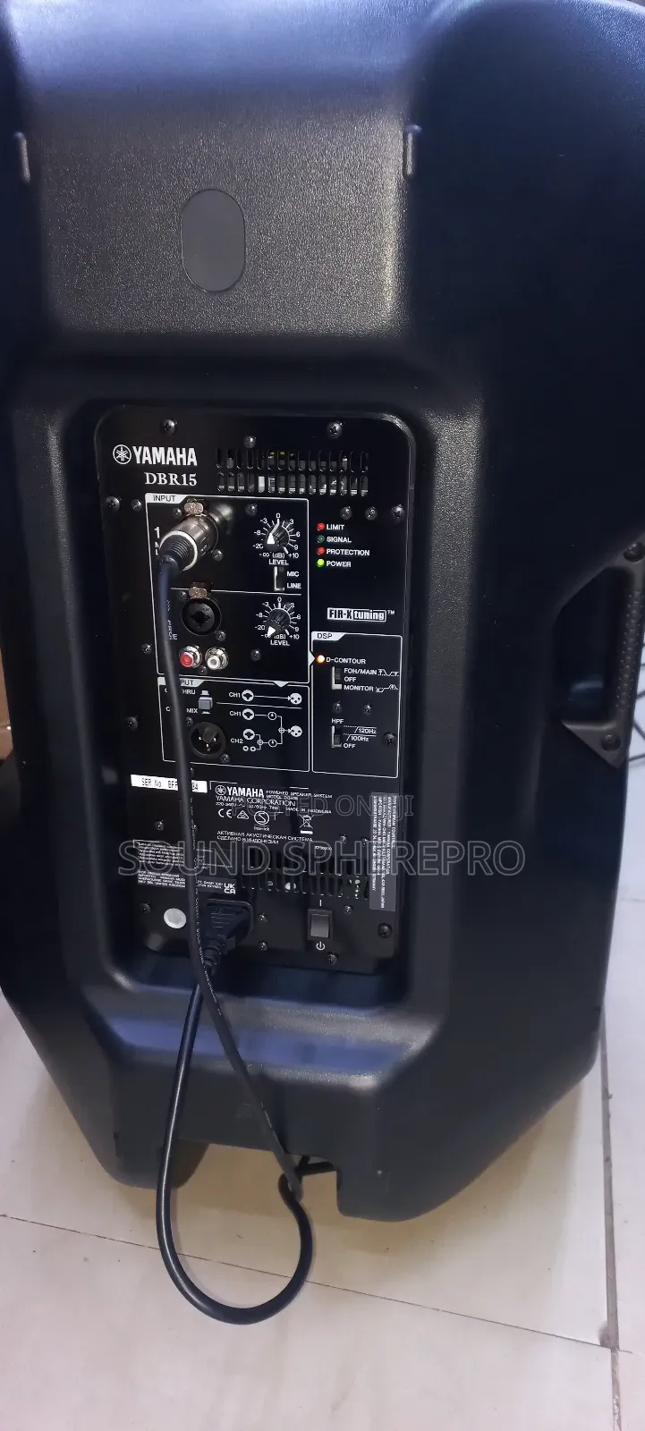 Yamaha Dbr15 15 Inch Powered Speakers