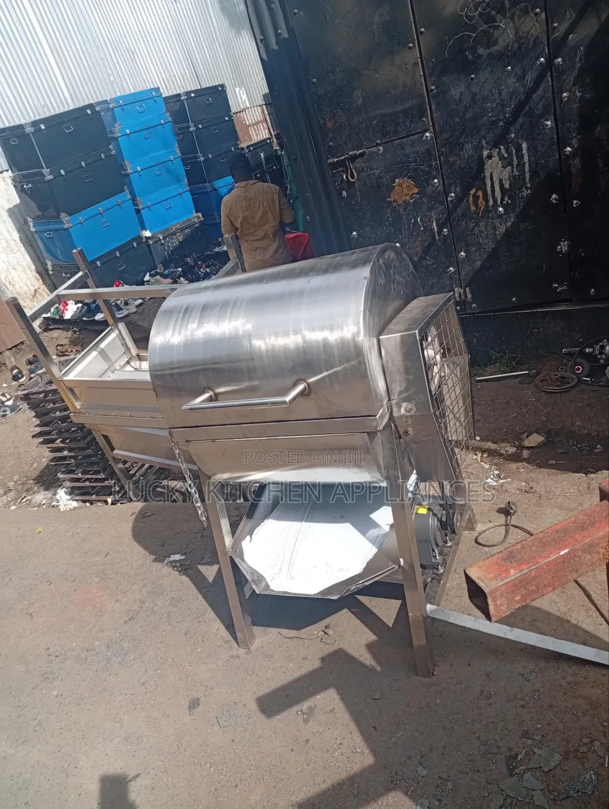 Binut Roster Stainless Steel.