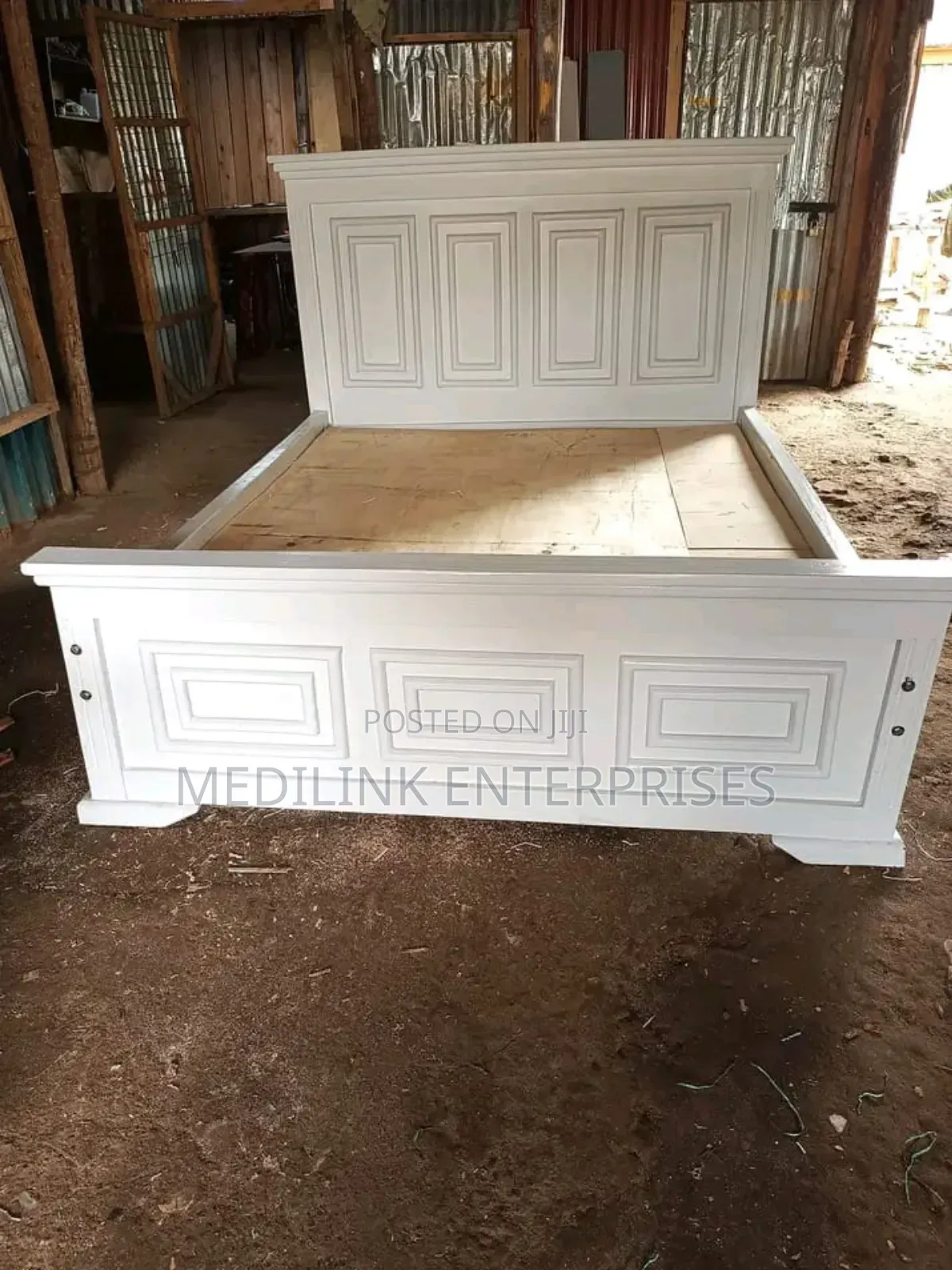 5*6 Mahogany Whitish Beds