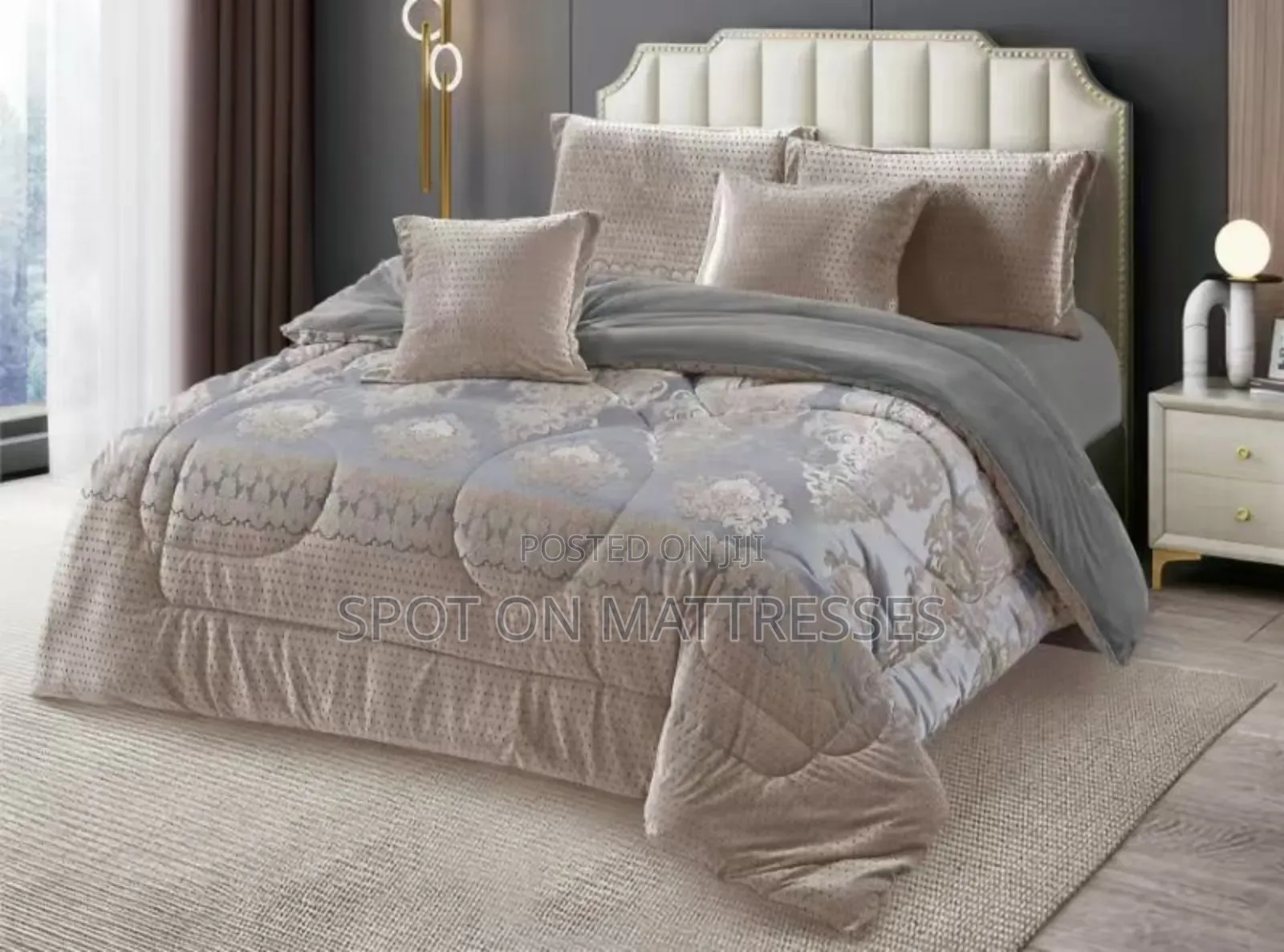 Toptier Warm Silk Duvets Size 6x7 - 1 Duvet, 1 Bedsheet, 4 Pillowcases