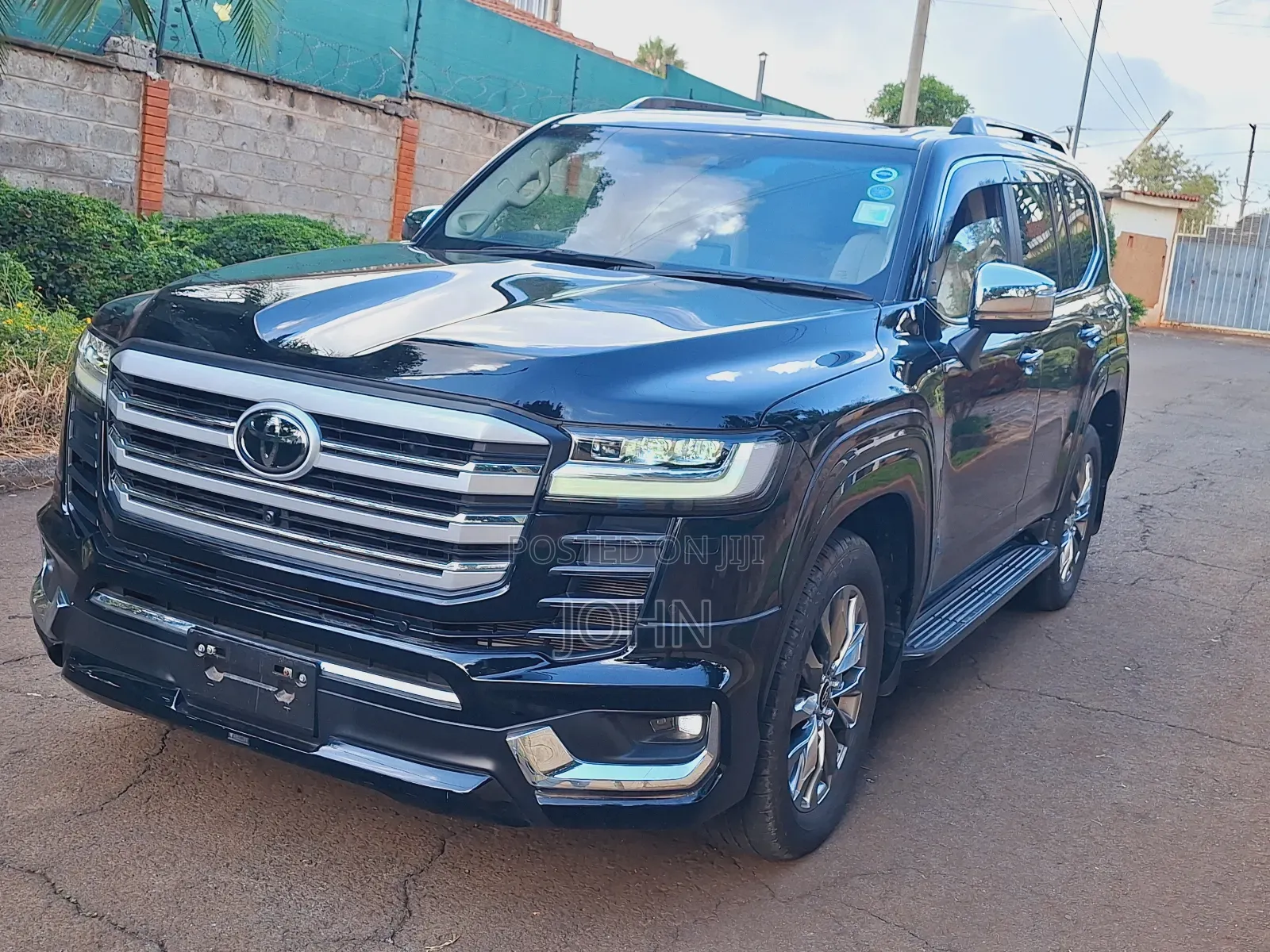 Toyota Land Cruiser LC300 2023 Black