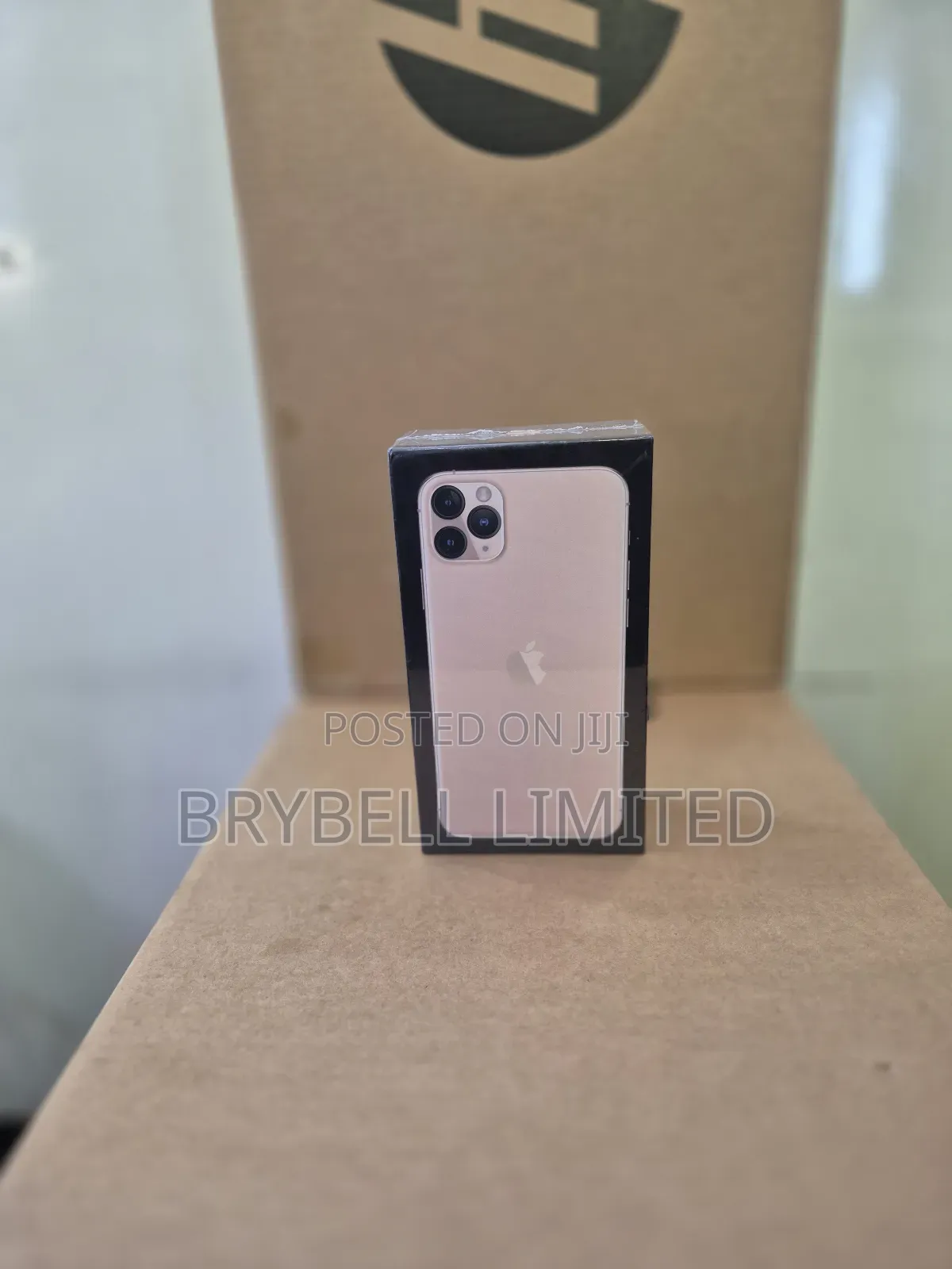 New Apple iPhone 11 Pro Max 256 GB Gold