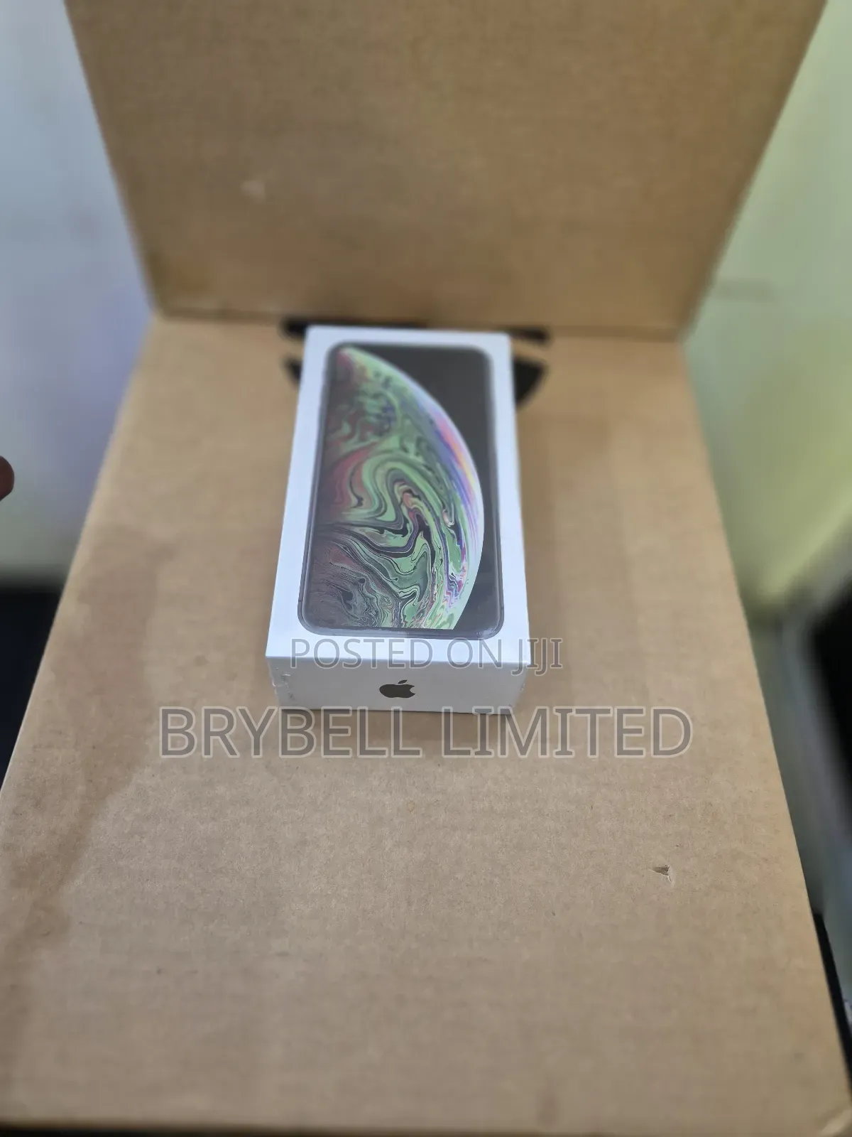 New Apple iPhone XS Max 256 GB Gray