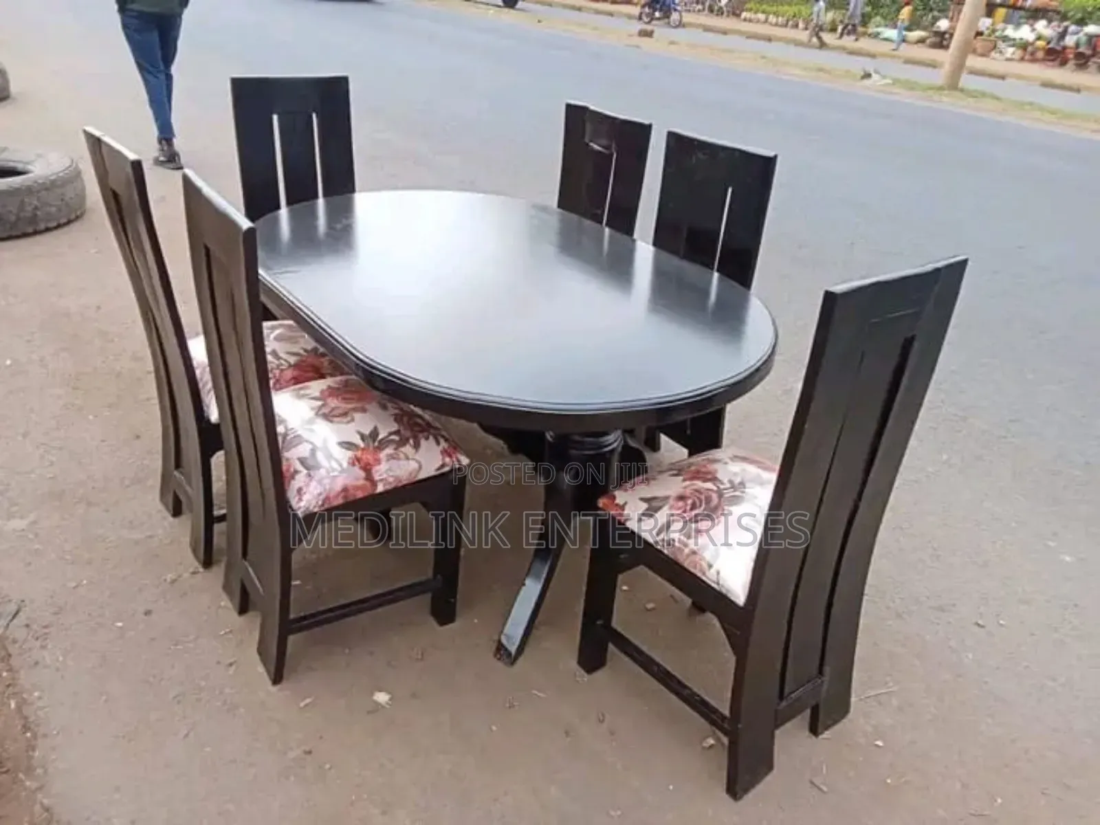 Oval Solid Chairs 6-Seater Dinning Table Set