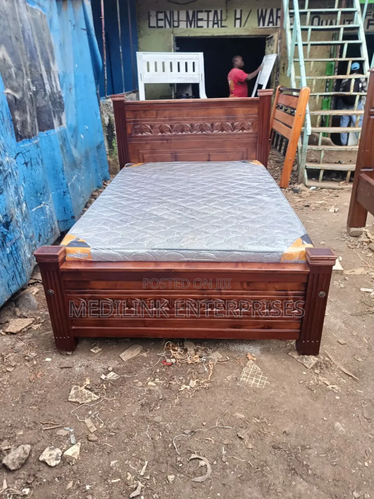 Mahogany Crafted Walnut 5*6 Queen Bed