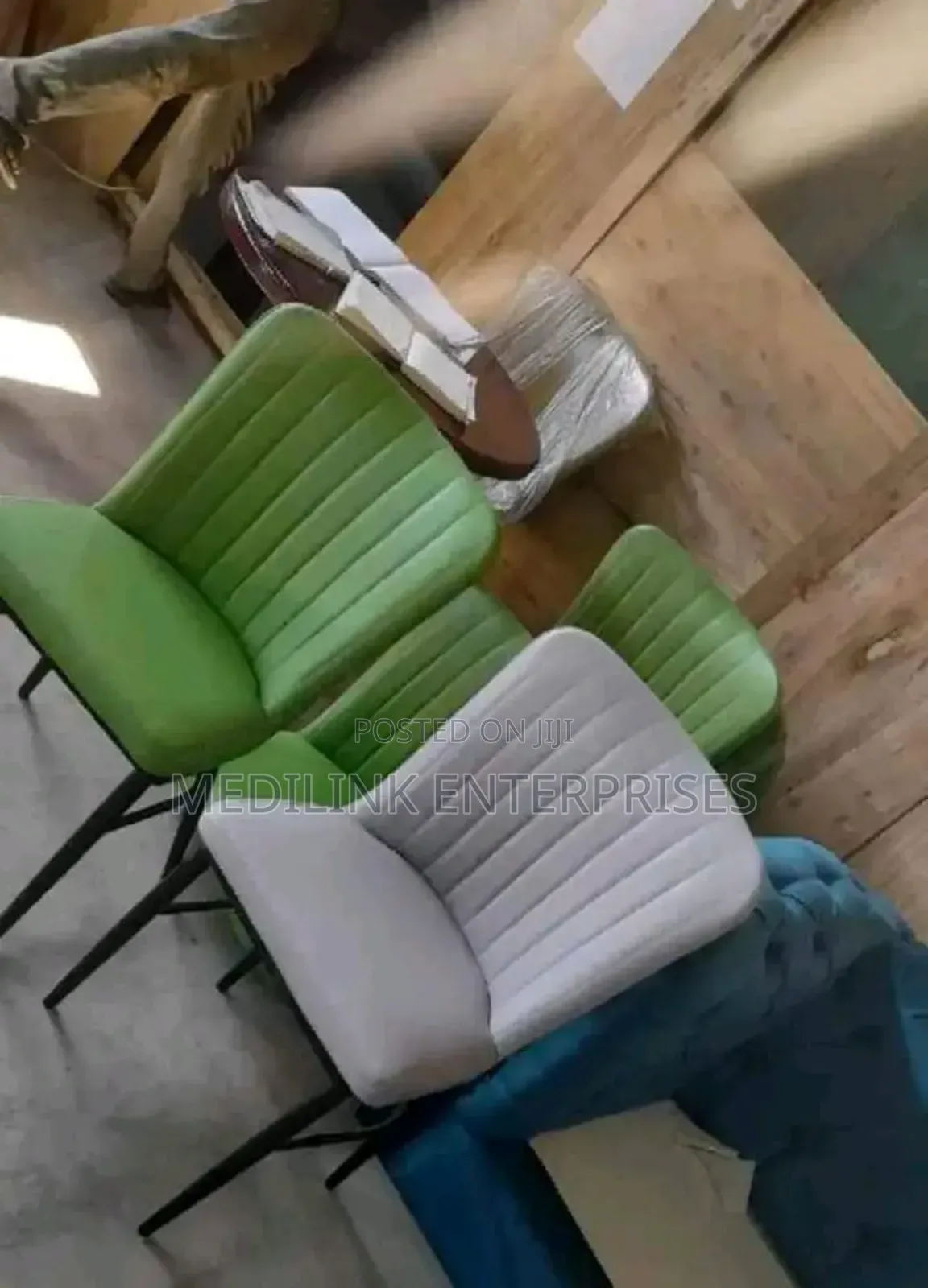 Customized Metallic Upholstered Restaurant Chairs