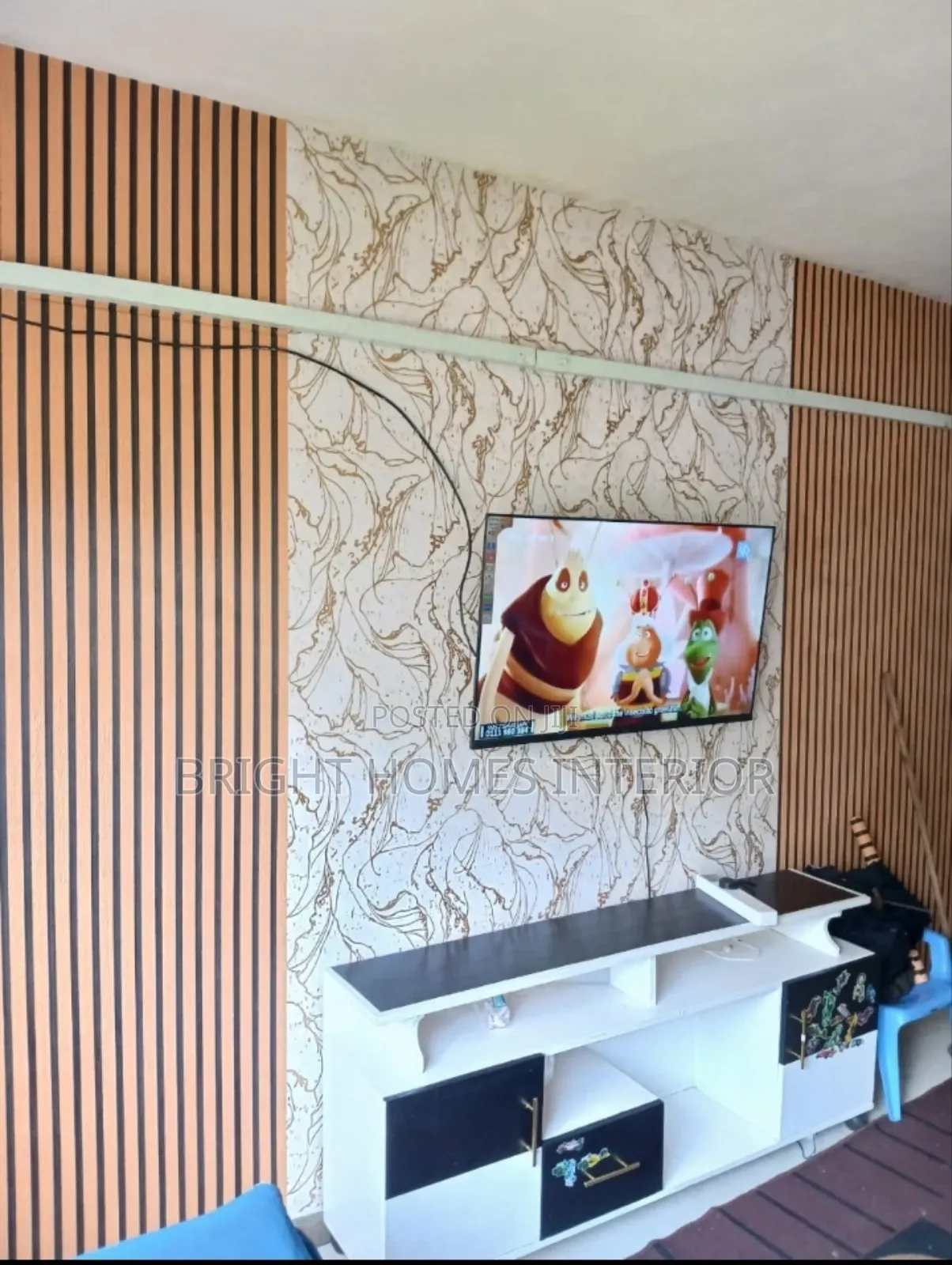 Marble Wallpaper Blended With Flutted Wallpaper