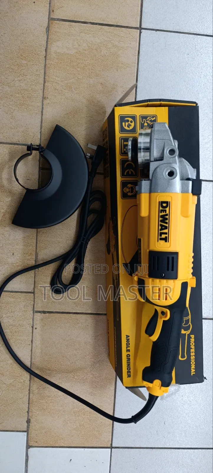 9" Dewalt Angle Grinder 2200watts