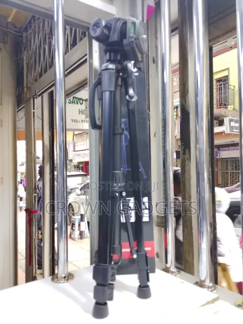 3520 Portable Tripod Stand With 360° Rotation Head