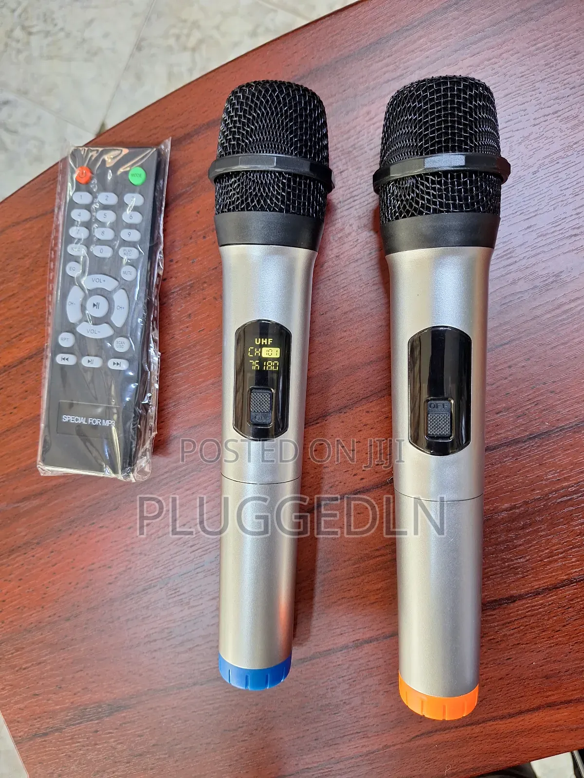 Fujister-F605 15" Battery-Powered Portable Speaker System.