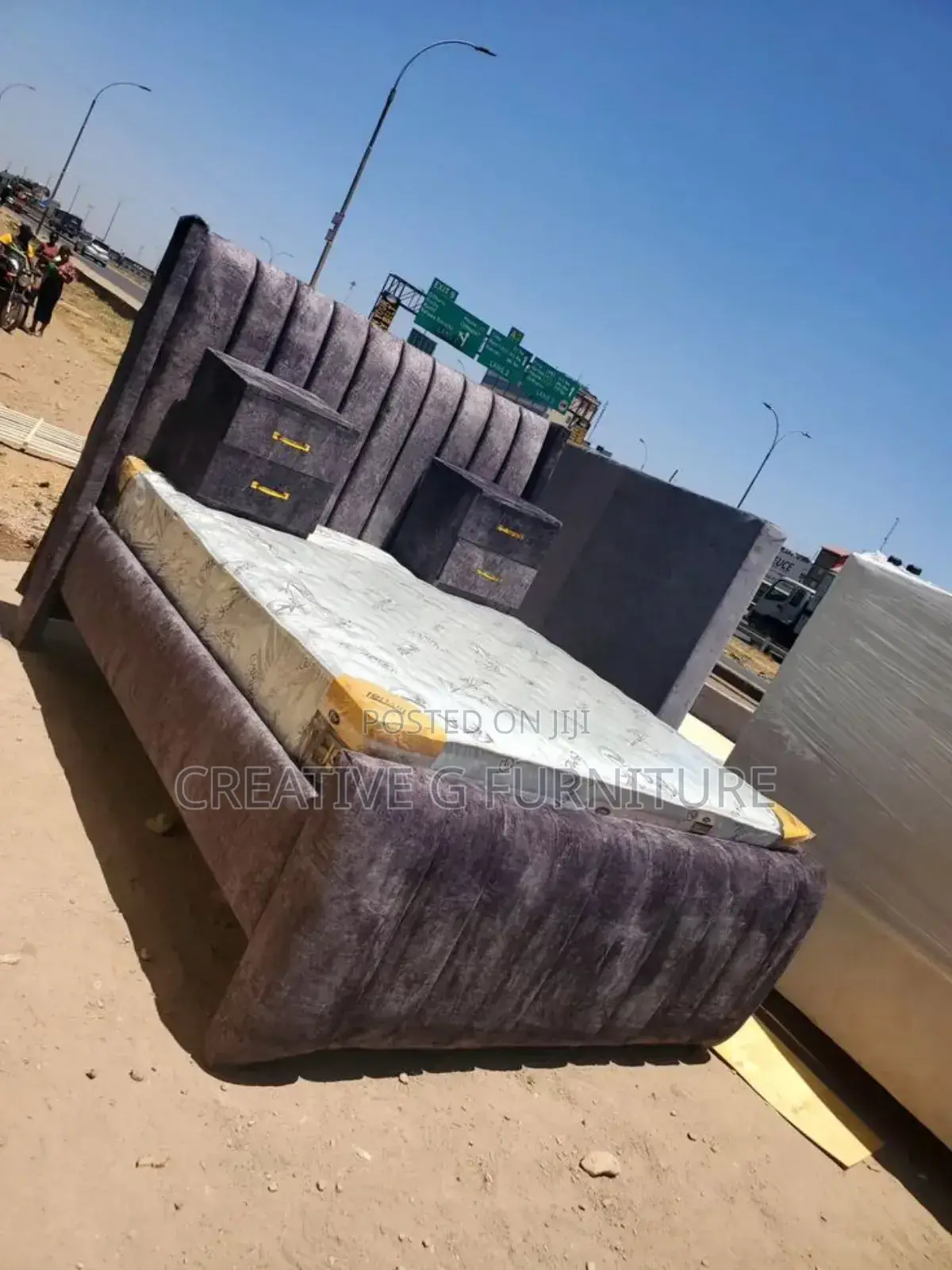 A Fancy 5by6 Chester Bed