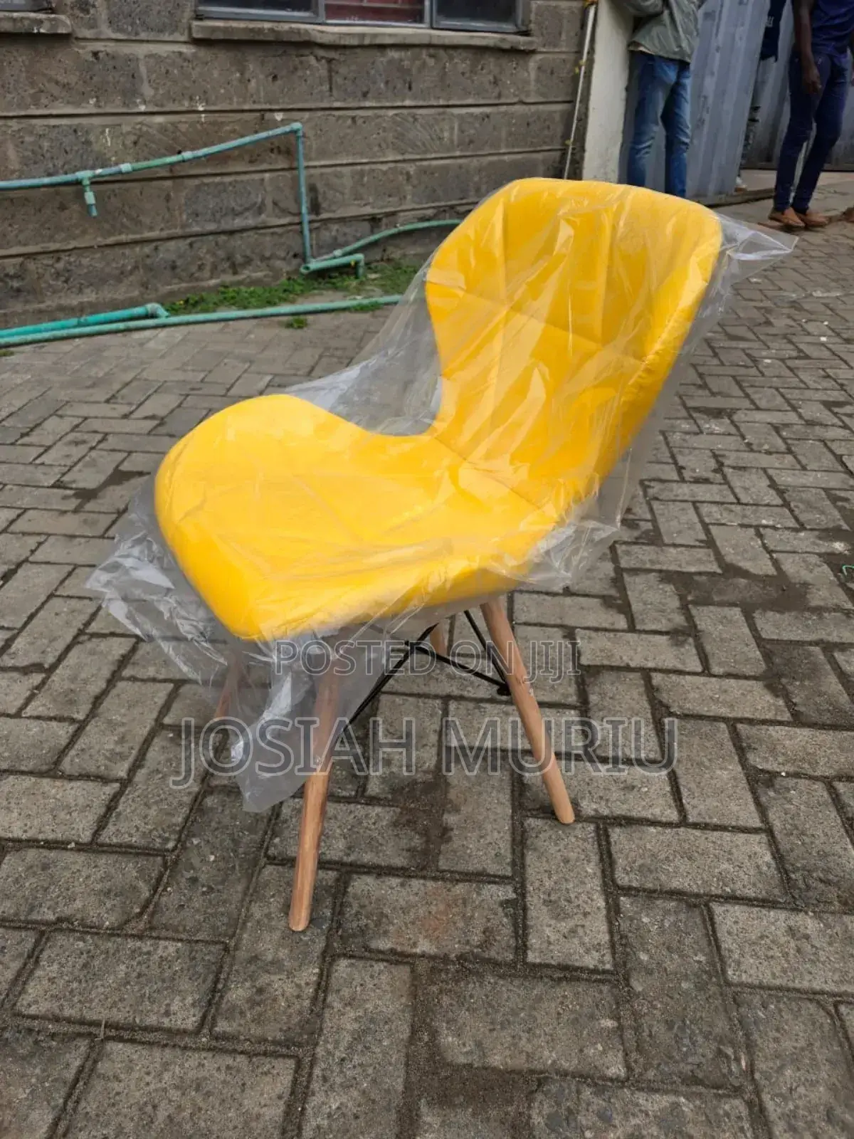Modern Fabric Dining Chair With Wooden Legs