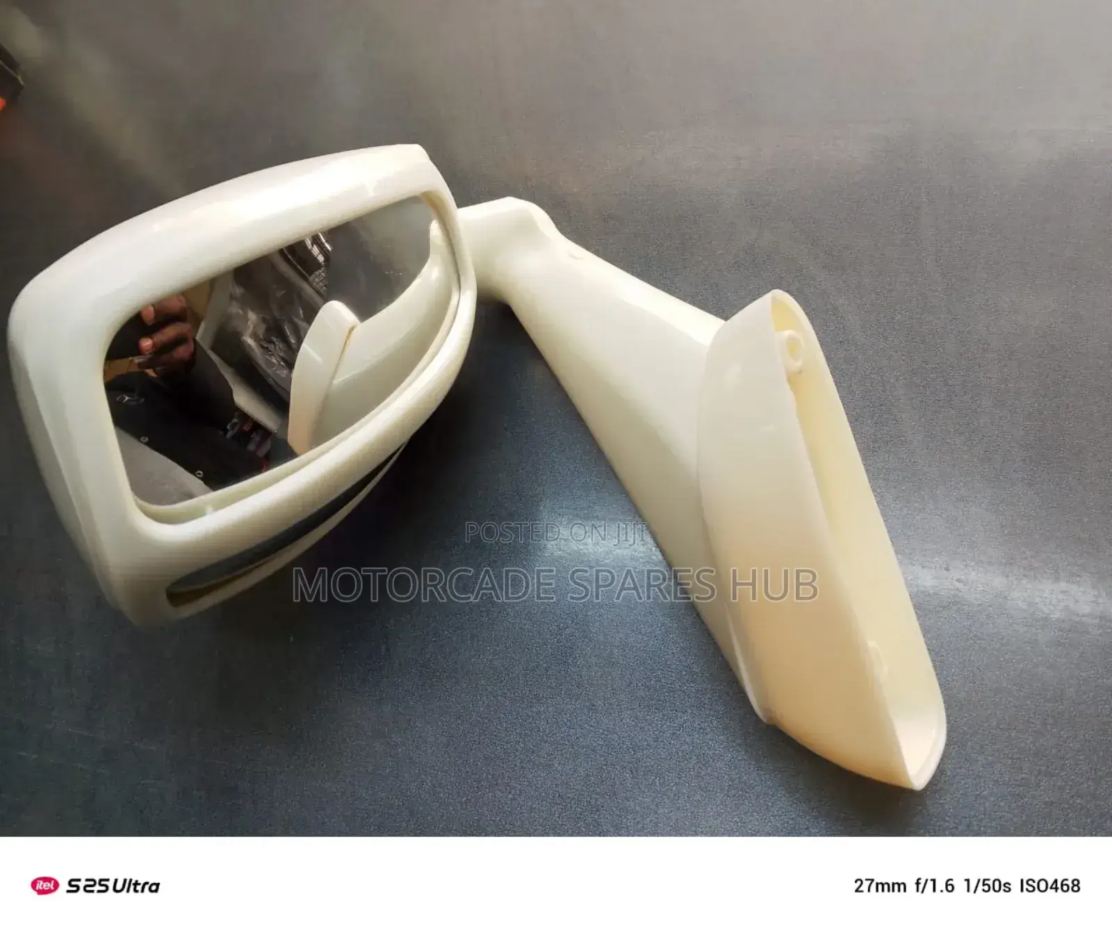 Toyota Hilux Vigo Wing Mirror White