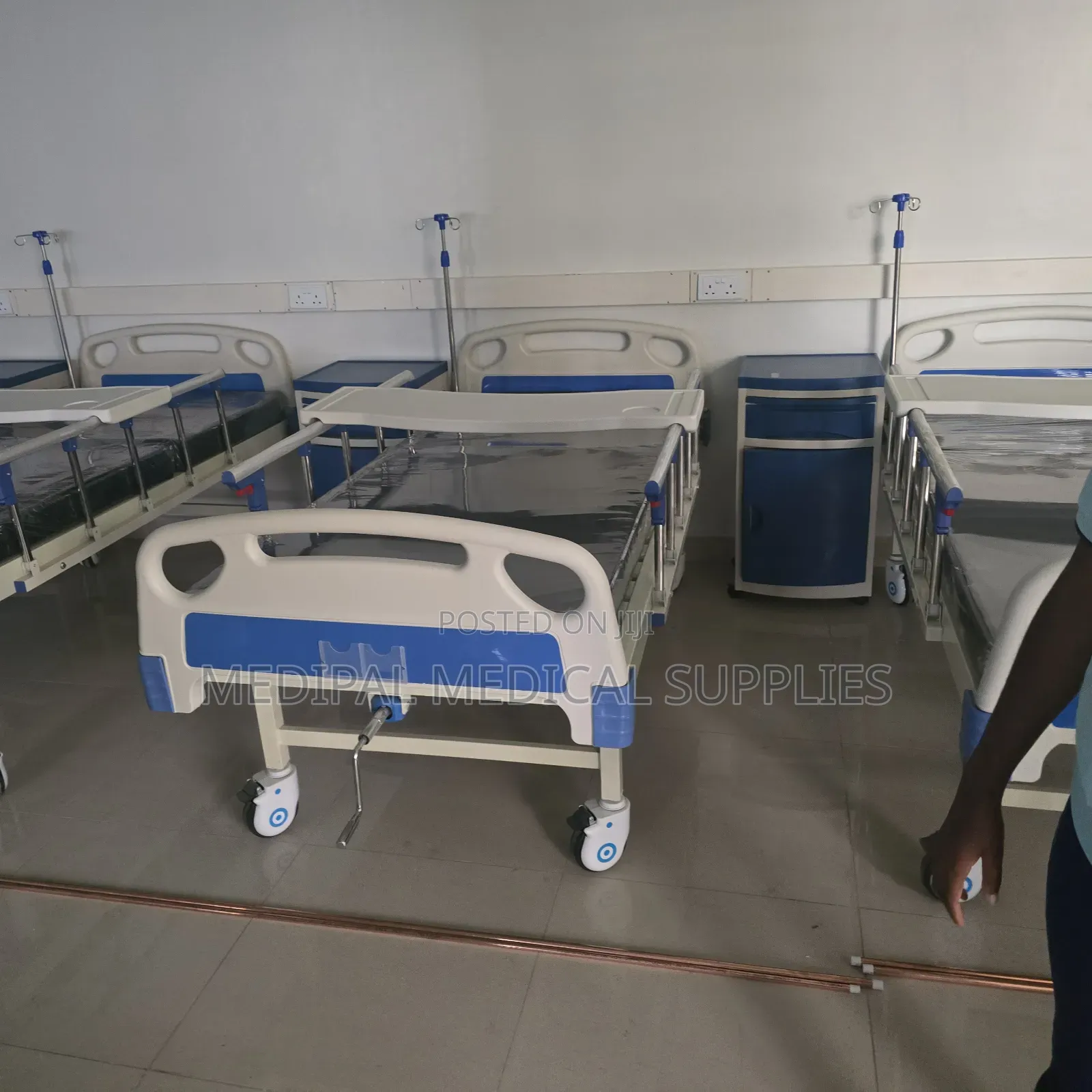 Single Crank Bed