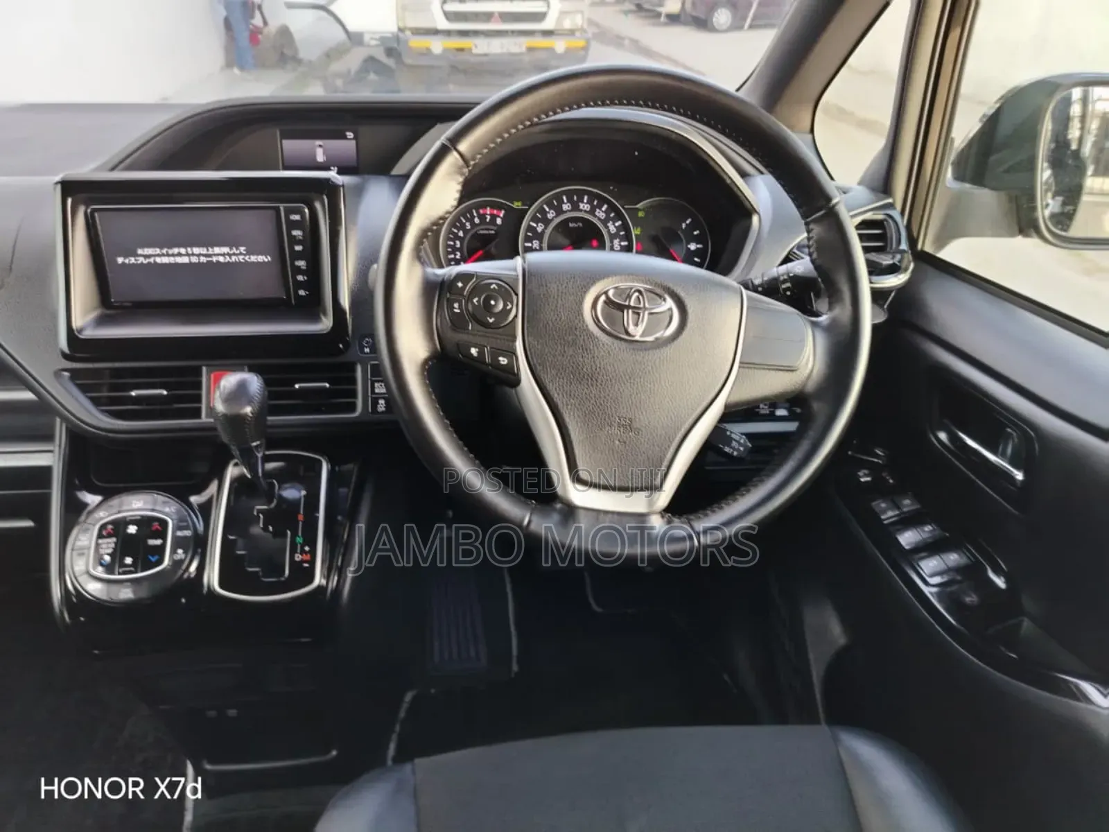 Toyota Noah 2.0 FWD (8 Seater) 2019 White