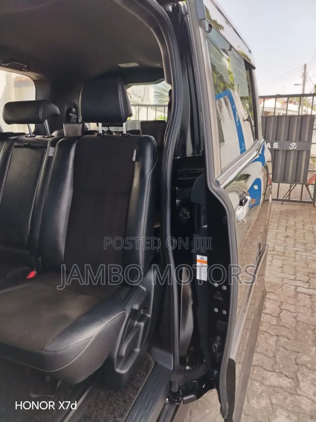 Toyota Noah 2.0 FWD (8 Seater) 2019 White
