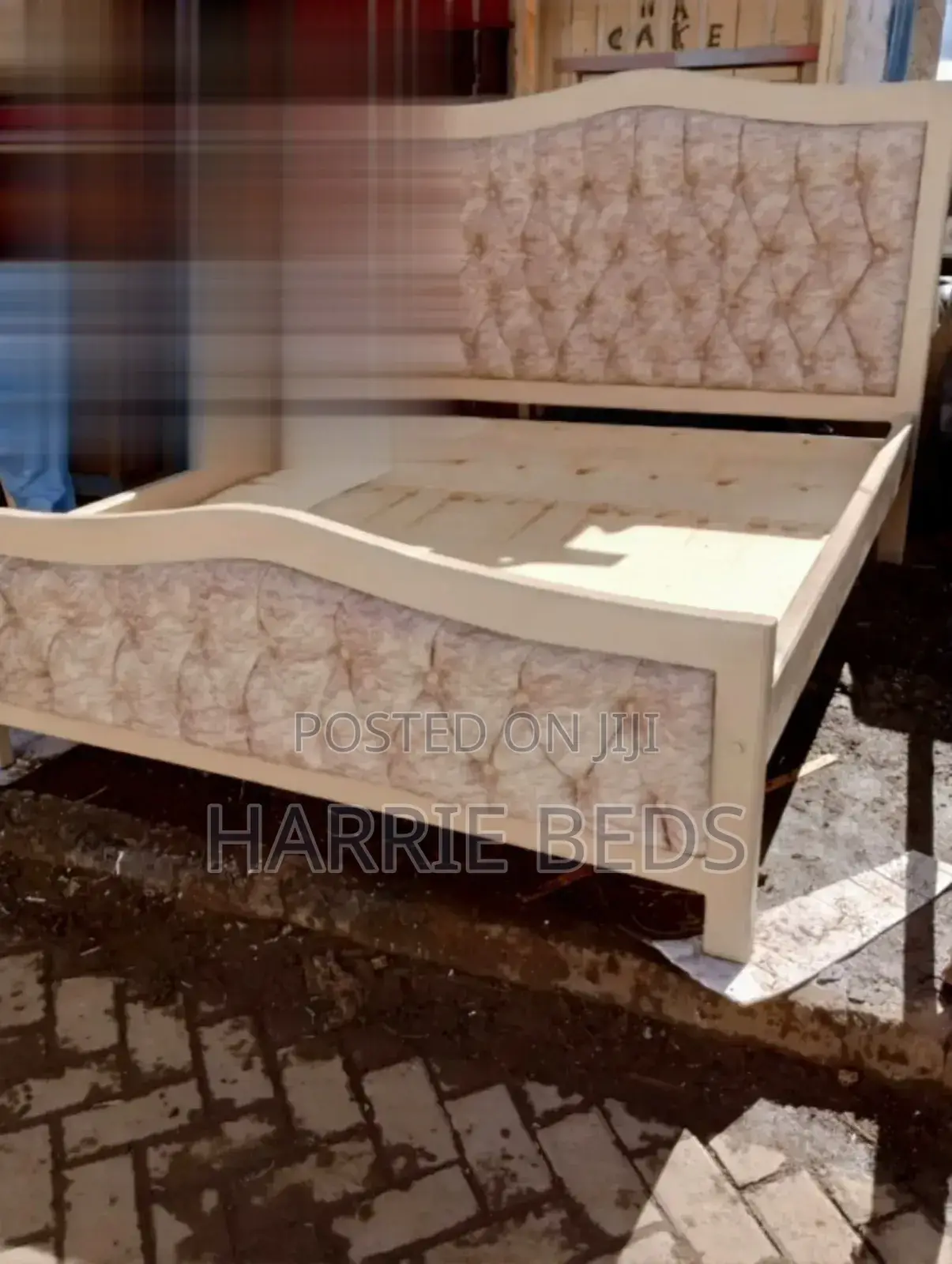 Chester Upholstery Modern Bed