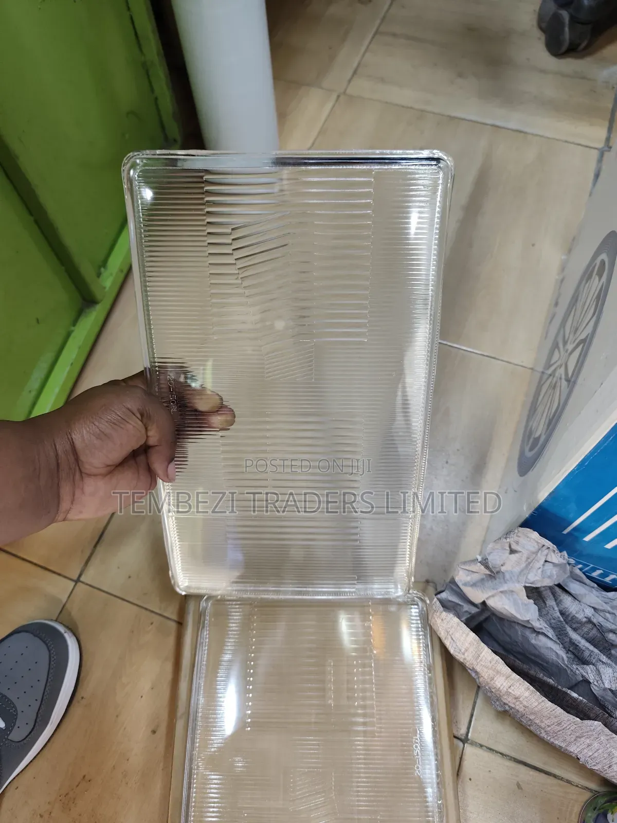 Headlight Lens Mitsubishi Fuso Box