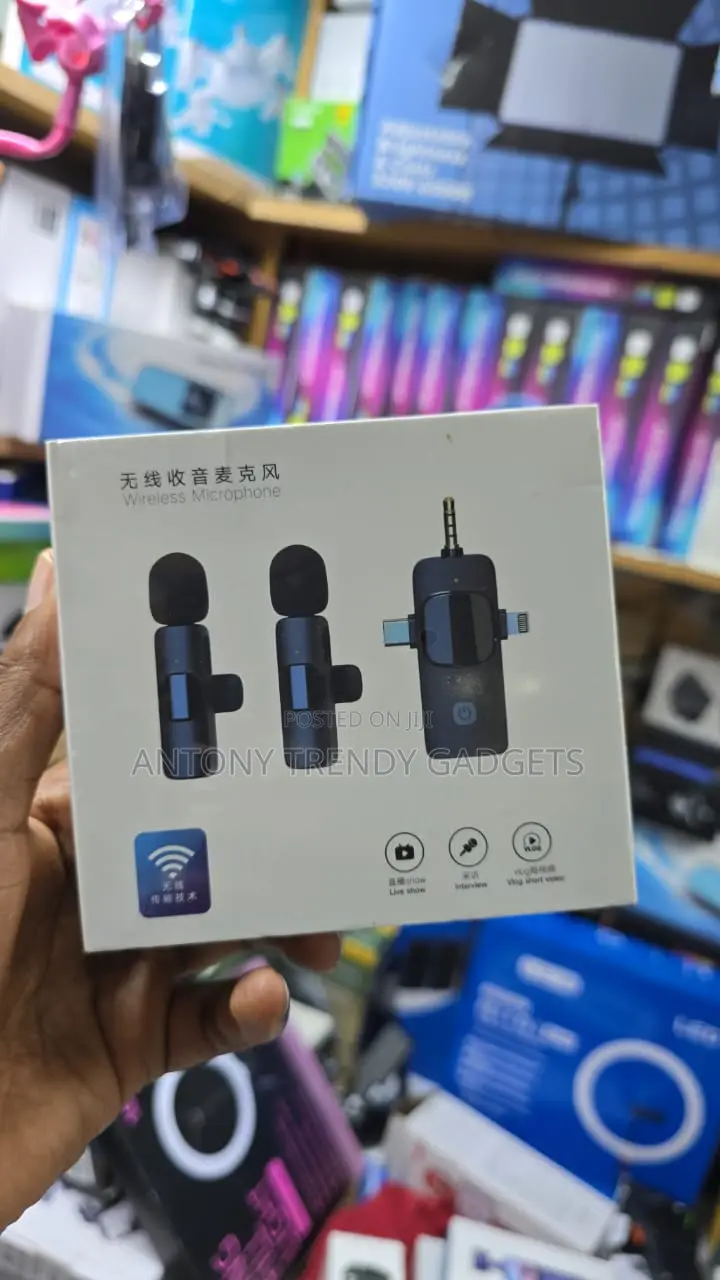  Dual Wireless Microphone 3-in-1 for Live Vlogging