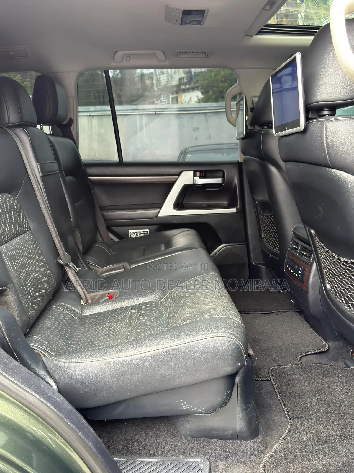Land Rover Range Rover Velar 2018 Gold