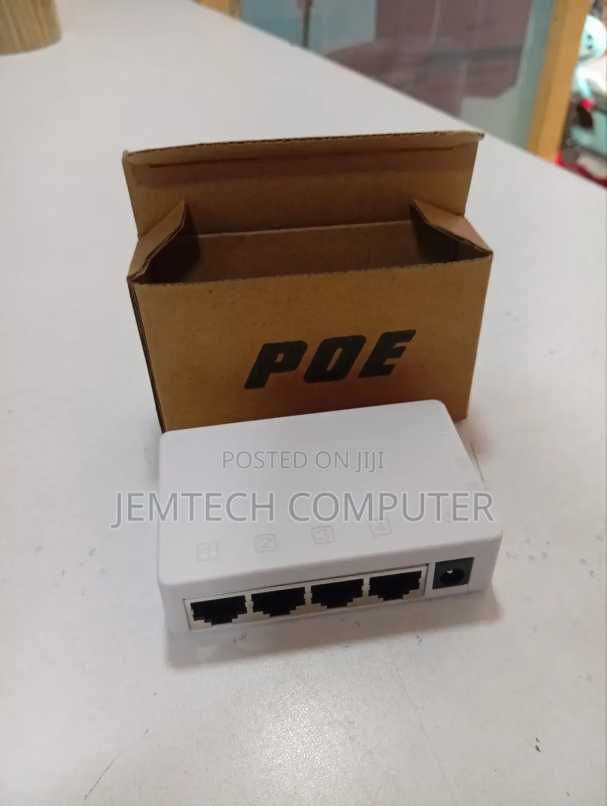 Poe Extender 4 Port (1 in 4 Out)