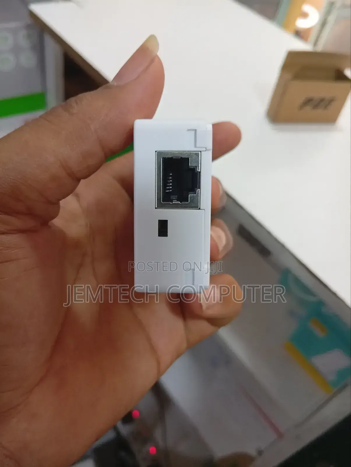 Poe Extender 4 Port (1 in 4 Out)