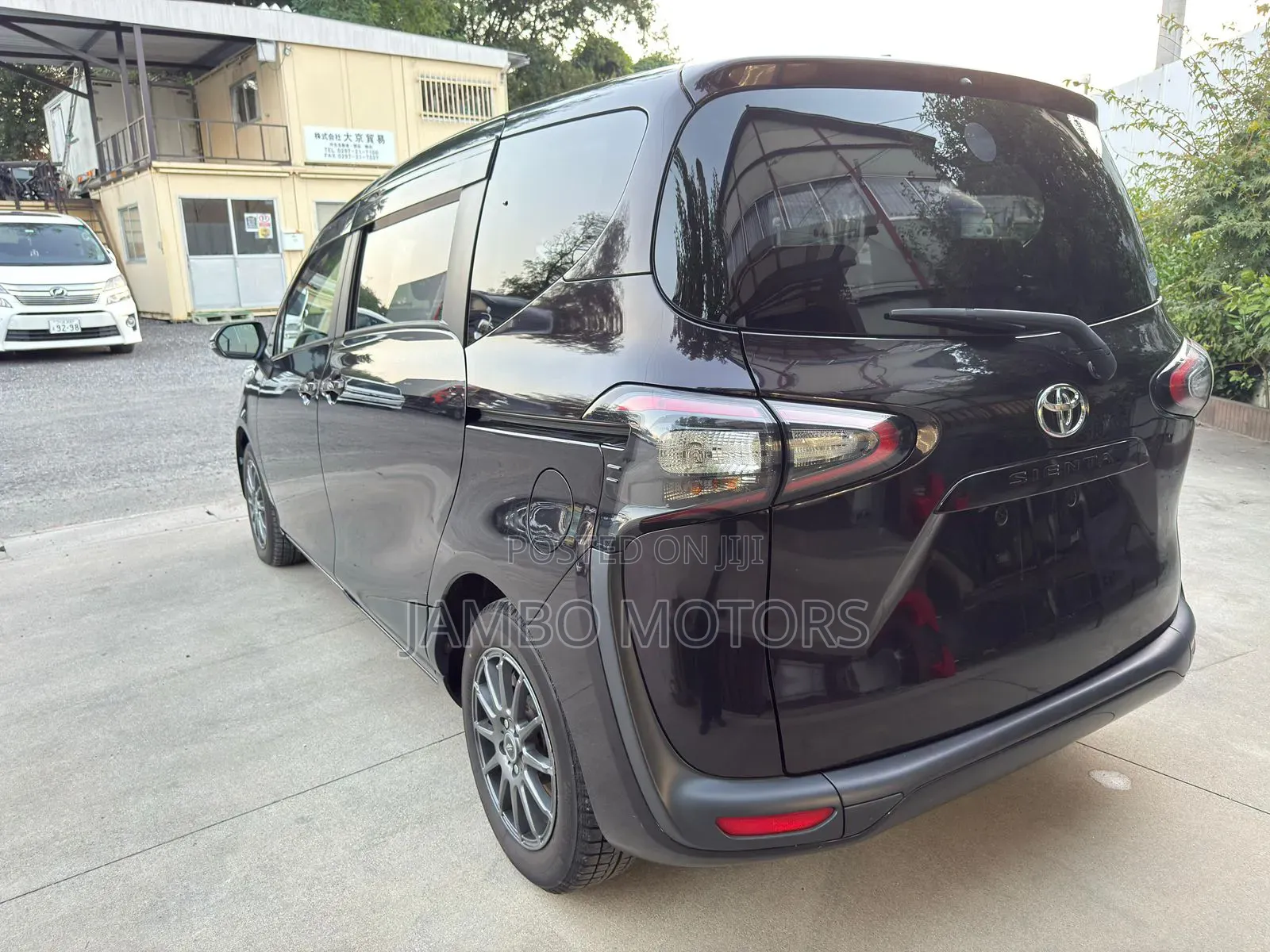 Toyota Sienta 1.5 FWD 2020 Brown