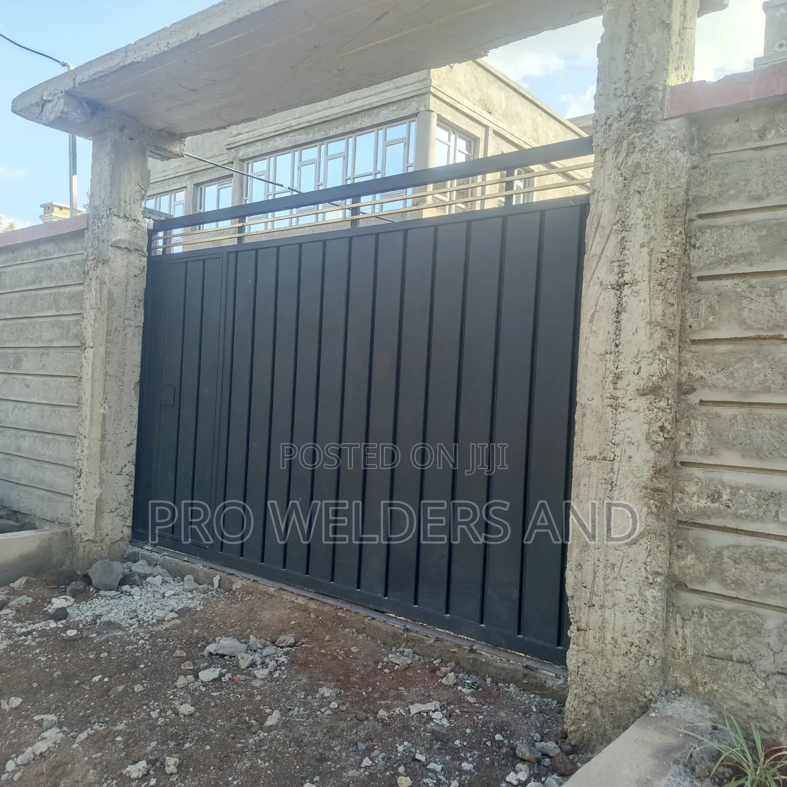 Heavy-Duty Custom Steel Sliding Gates – Order Today