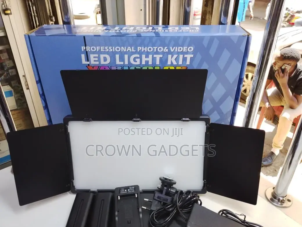 Varicolor Pro Led 800 Video Light Kit With Stand