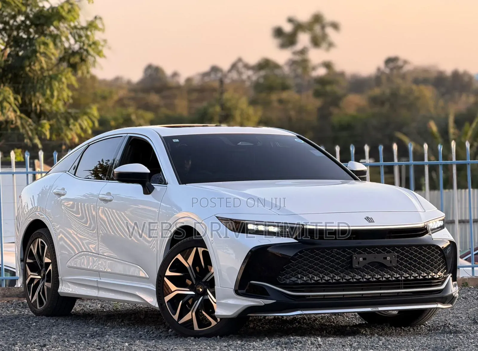 Toyota Crown XLE 2023 White