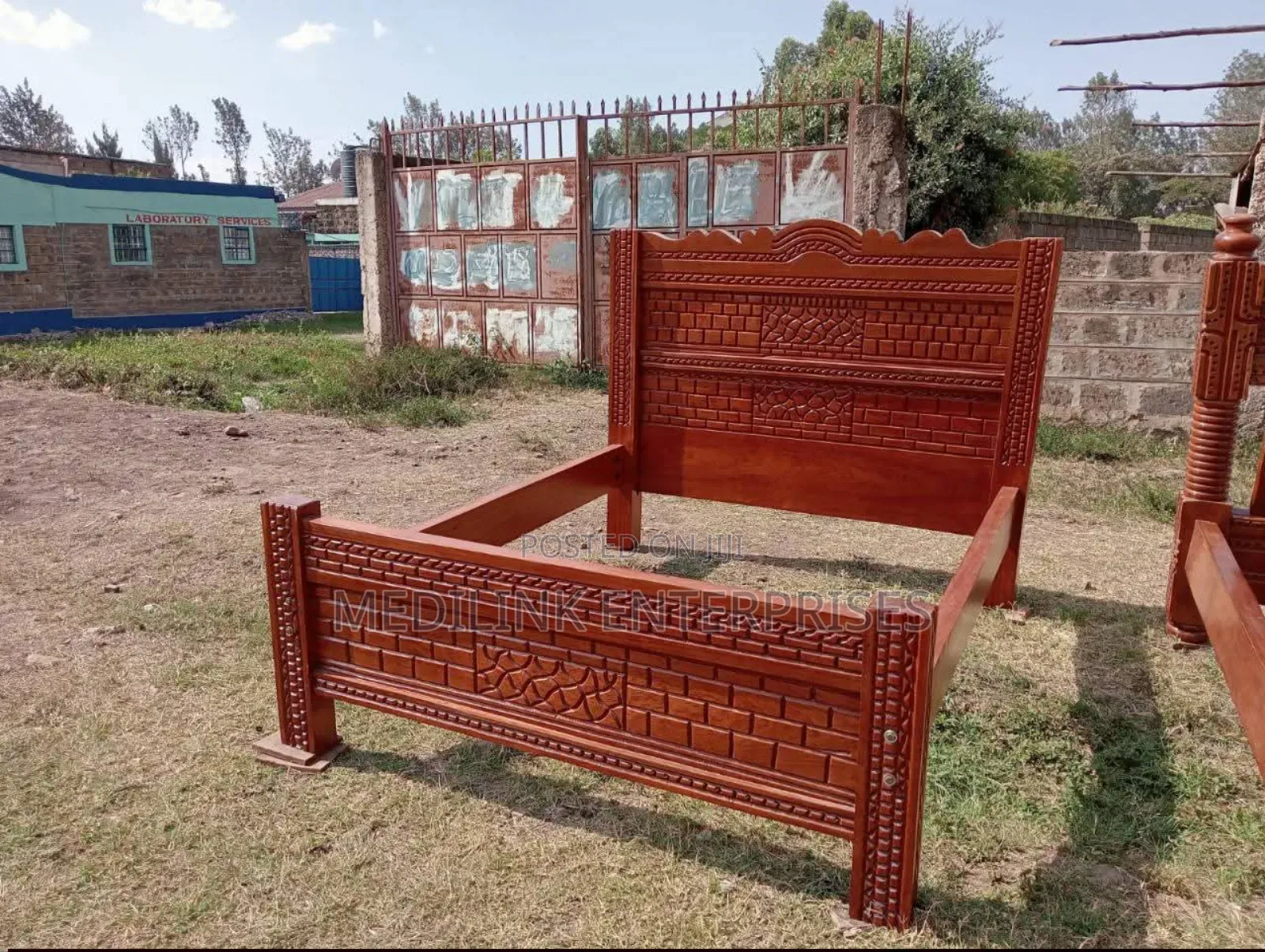 5*6 Mahogany Vanish Queen Beds