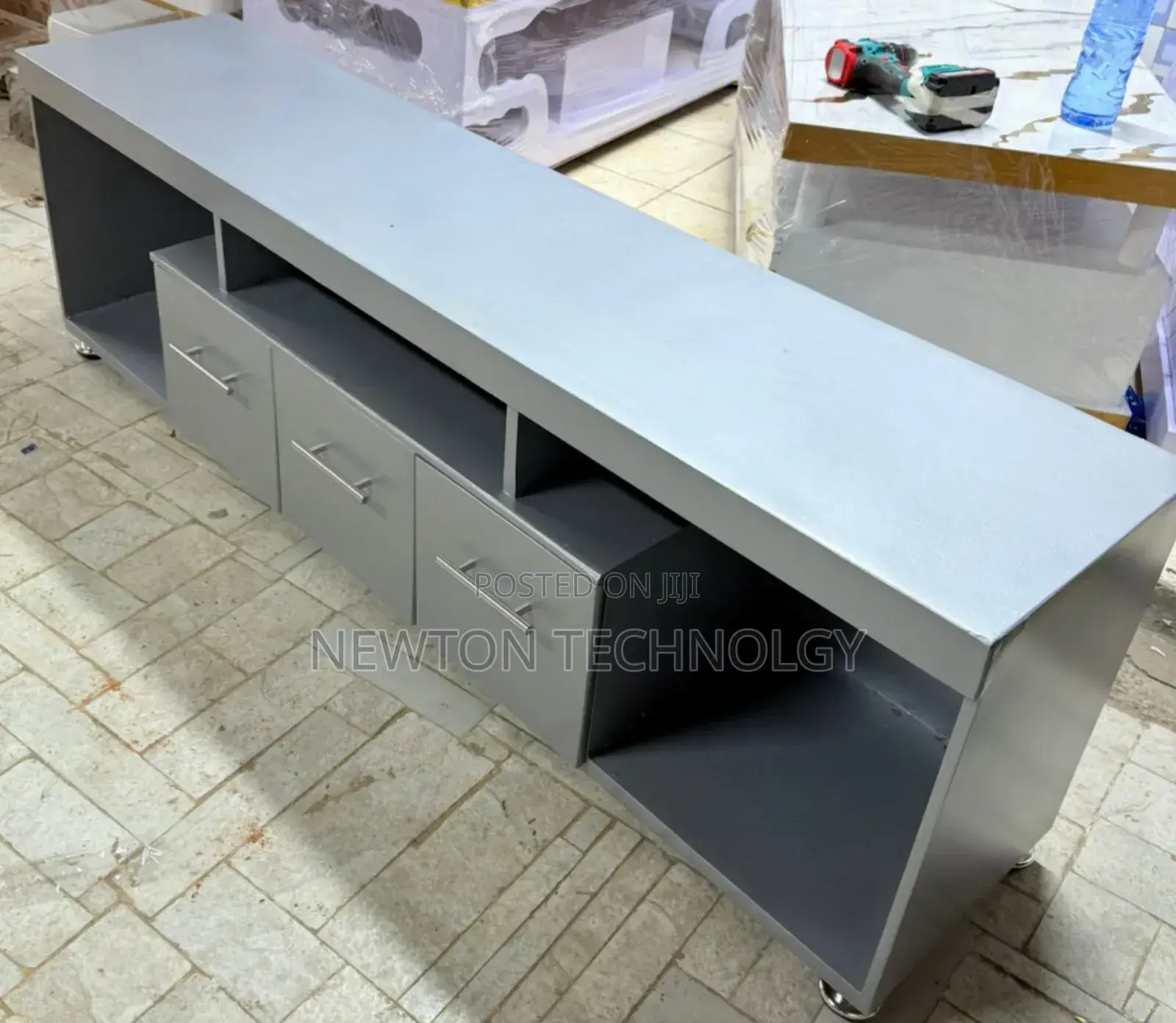 Executive 5.5fts Modern Tv Stand