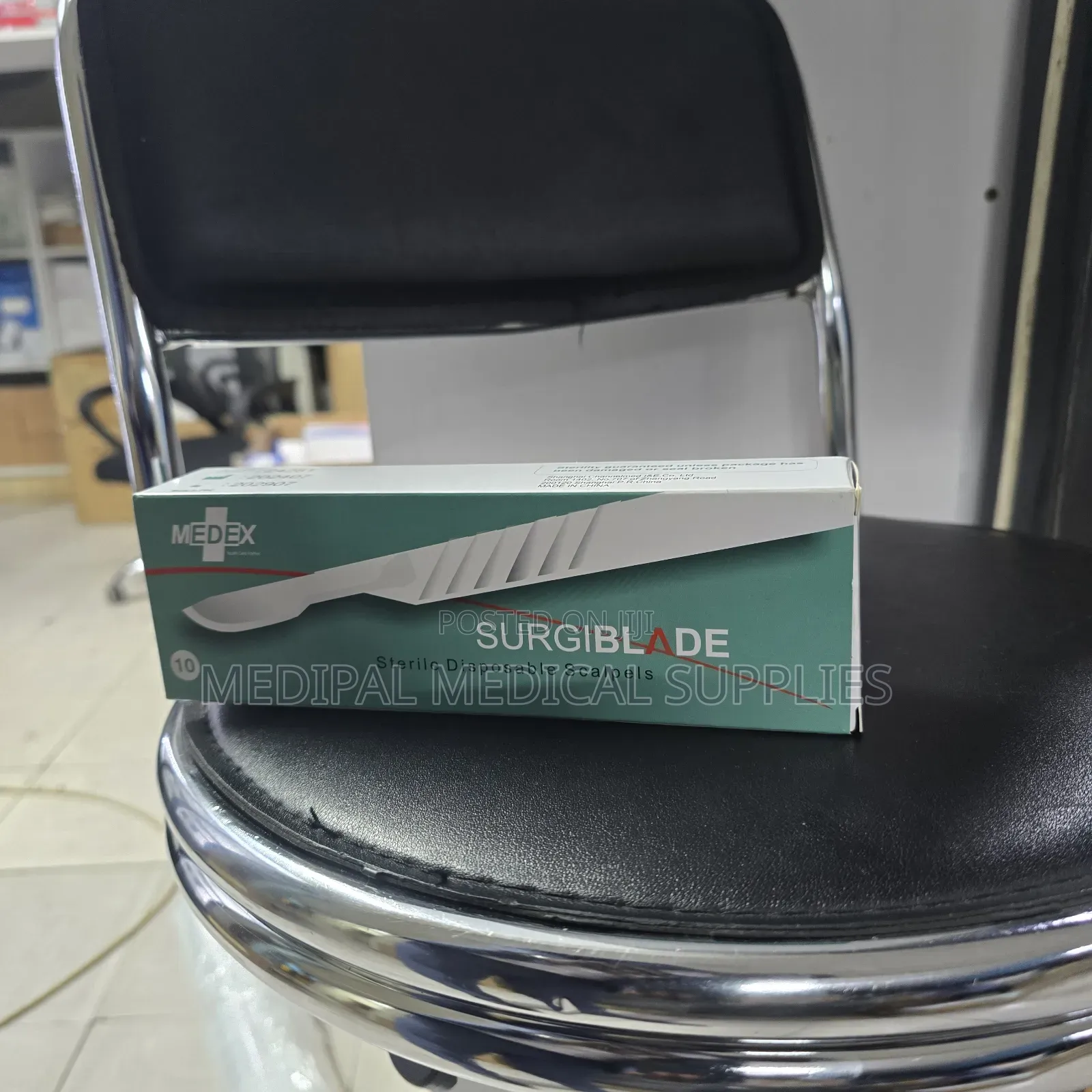 Surgical Blade With Handle