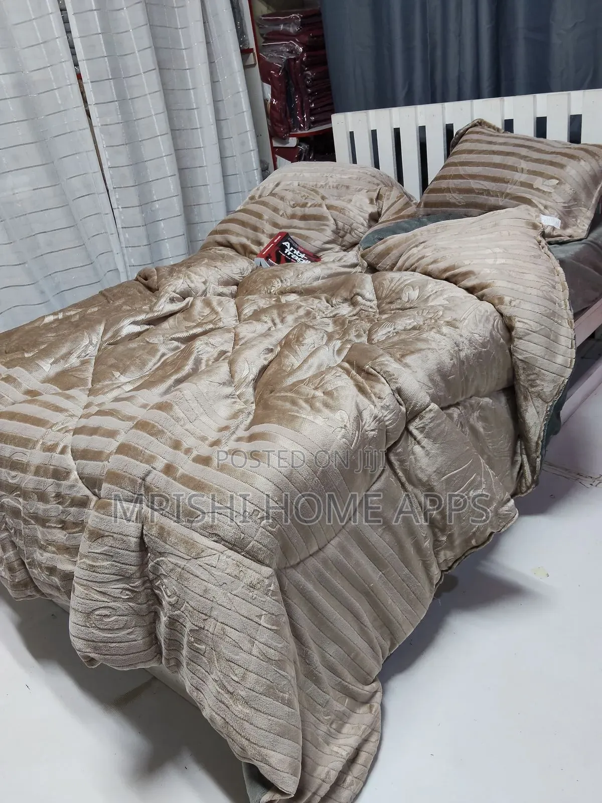 6pcs Warm Soft Silk Duvets Sets