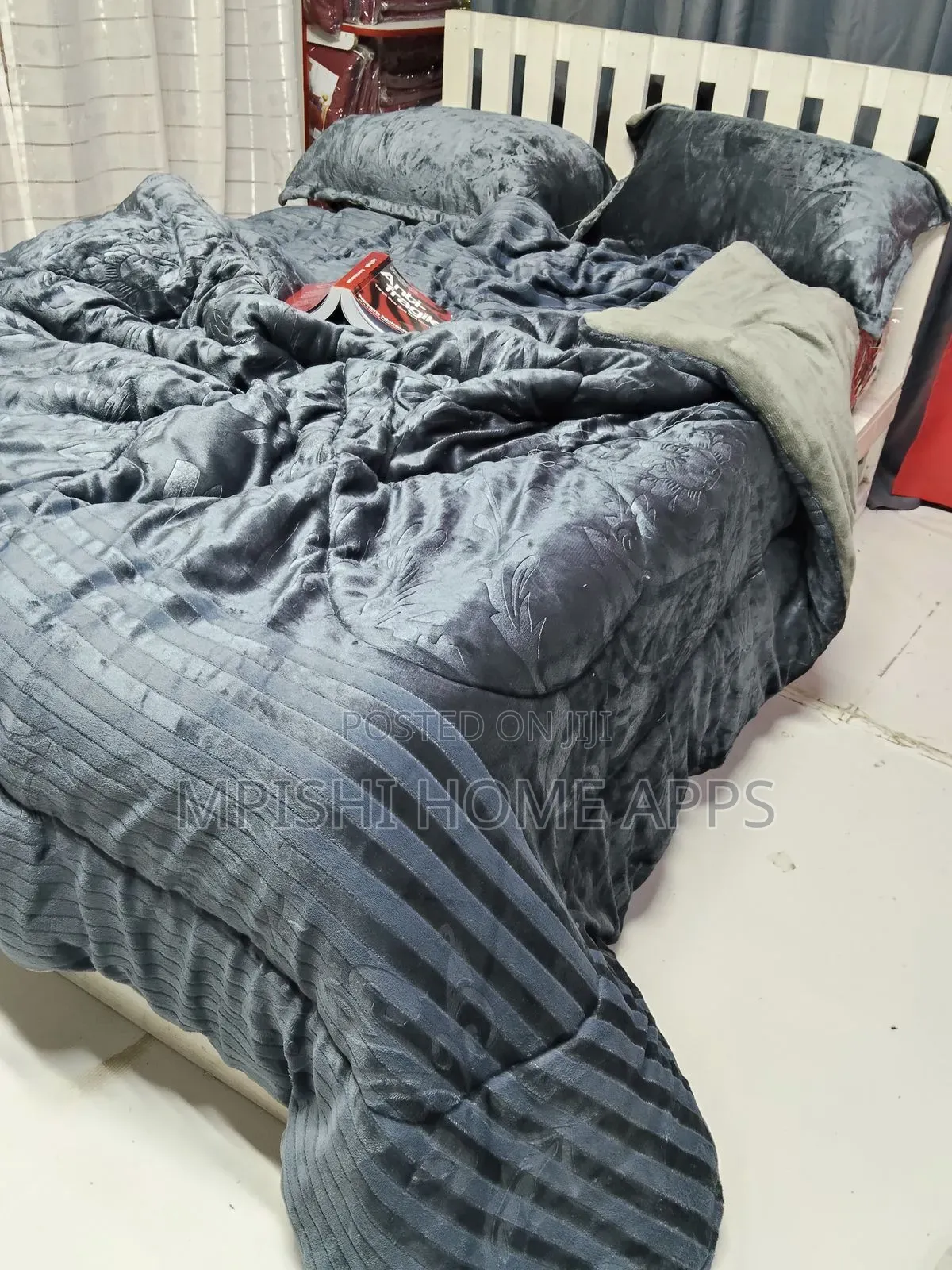 6pcs Warm Soft Silk Duvets Sets