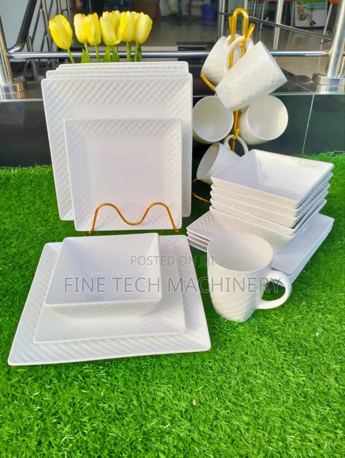 24 Piece Square Dinner Set