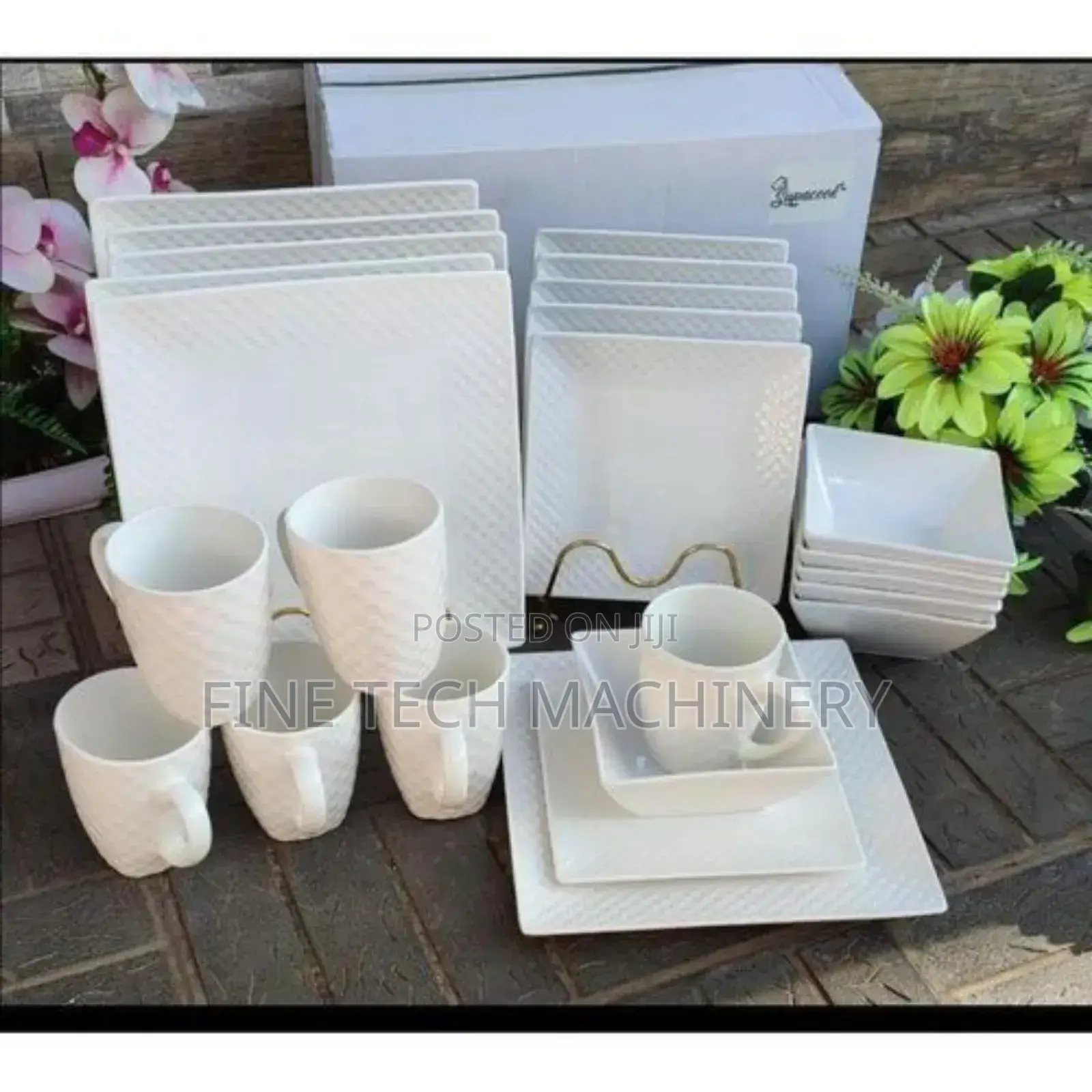 24 Piece Square Dinner Set
