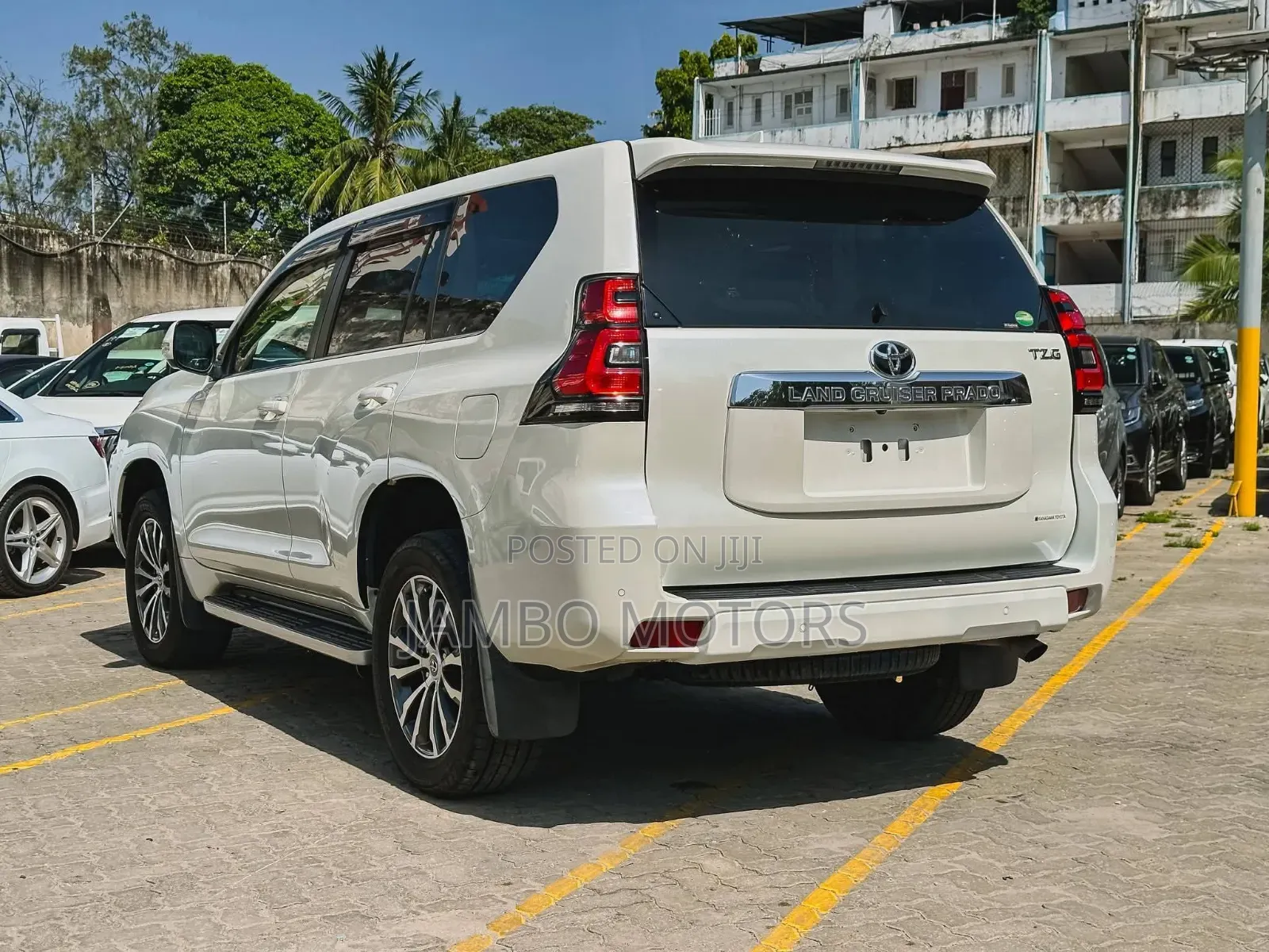 Toyota Land Cruiser Prado 2.8 2020 White