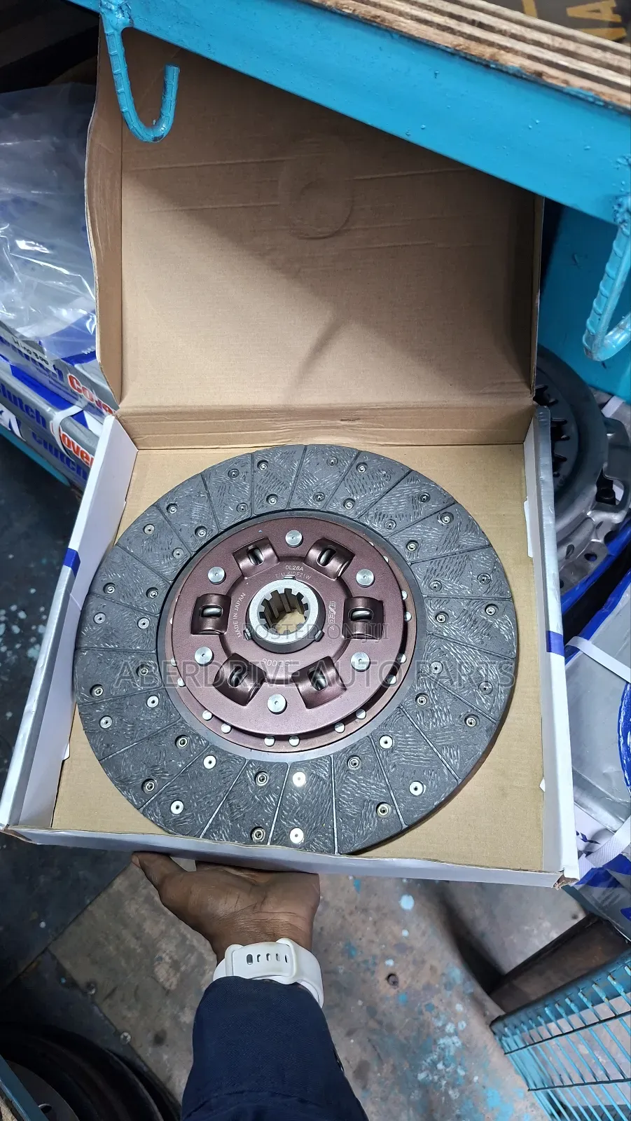 Clutch Plate Isuzu FRR 33 / 6HH1.