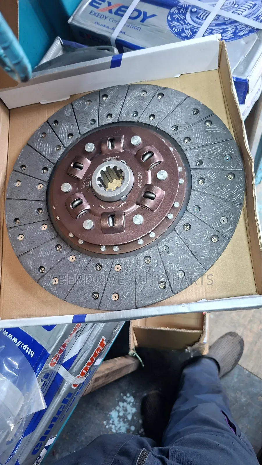Clutch Plate Isuzu FRR 33 / 6HH1.