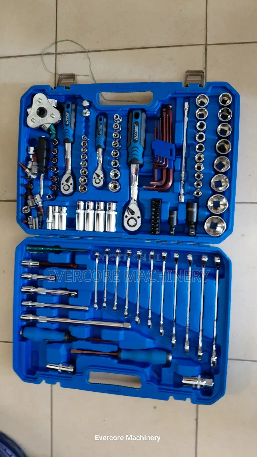 Heavy Duty 121pcs Tool Box Set With All Accessories.