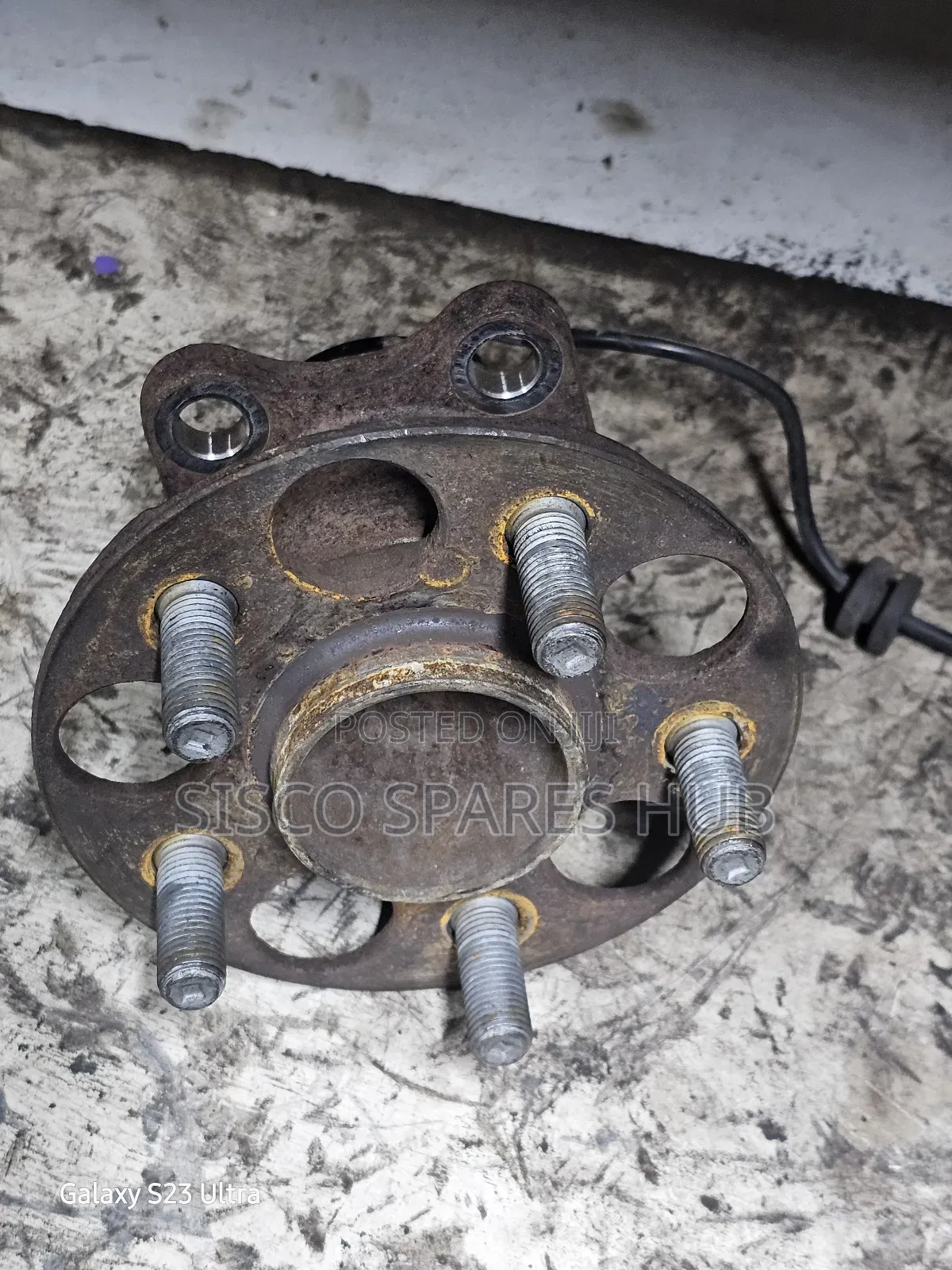 Rear Hub Ractis 2wd