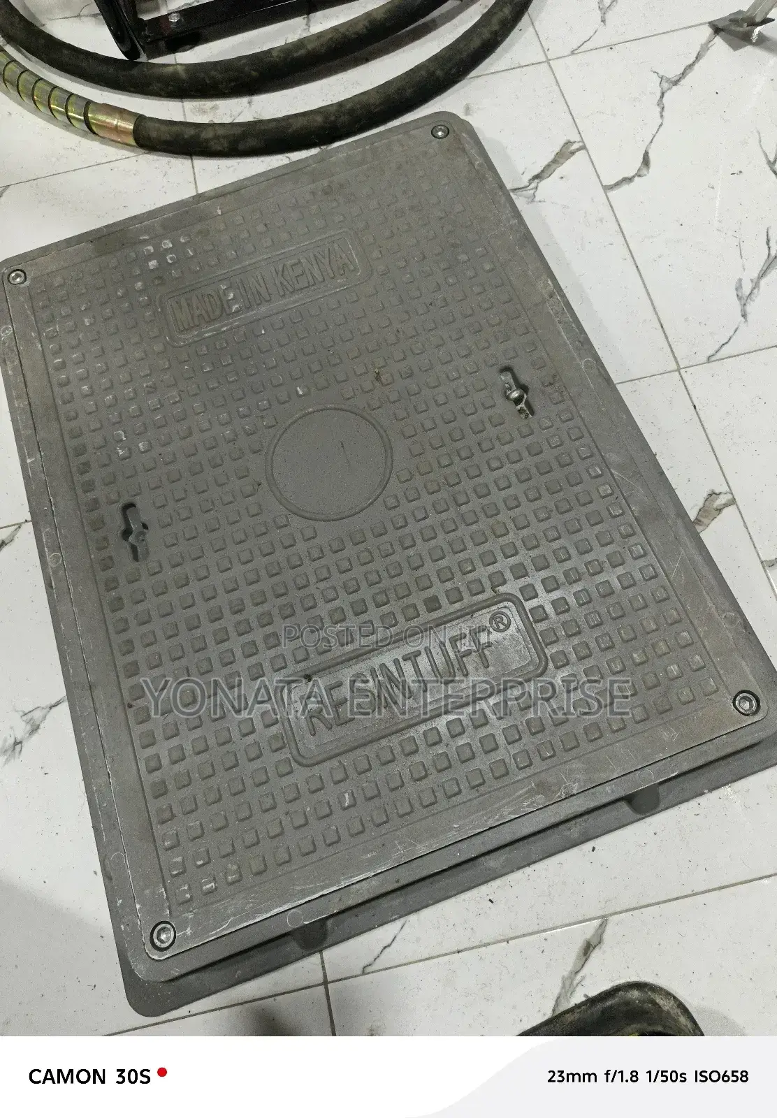Reinforced Fibre Lockable Manhole Cover 450*600