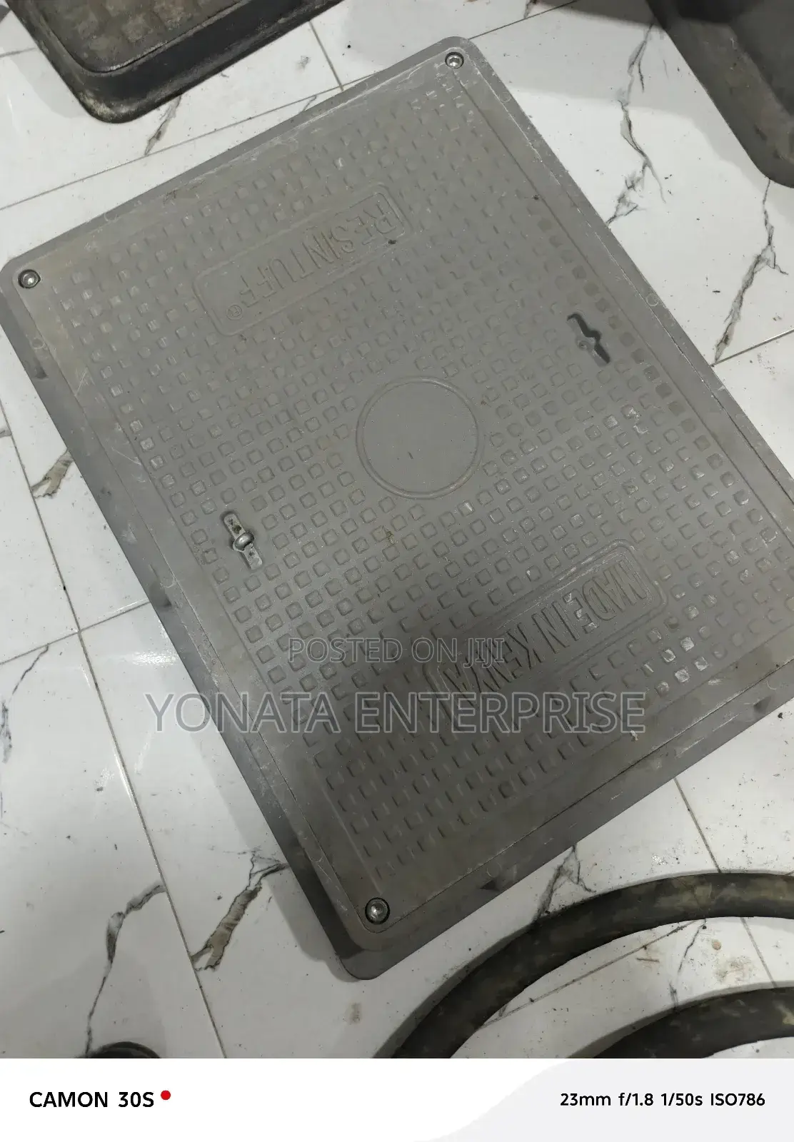 Fibre Rectangular Lockable Manhole Cover 12.5t